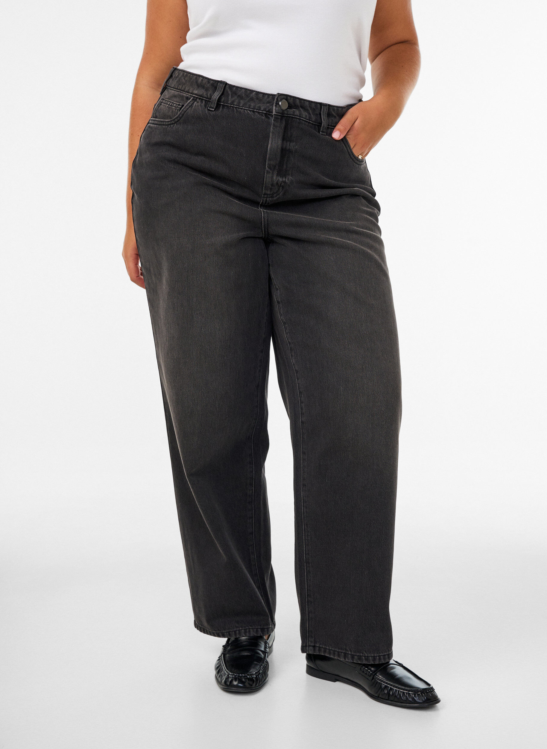 ZizziKiana straight fit jeans med h&oslash;j talje, Sort, Model image number 2