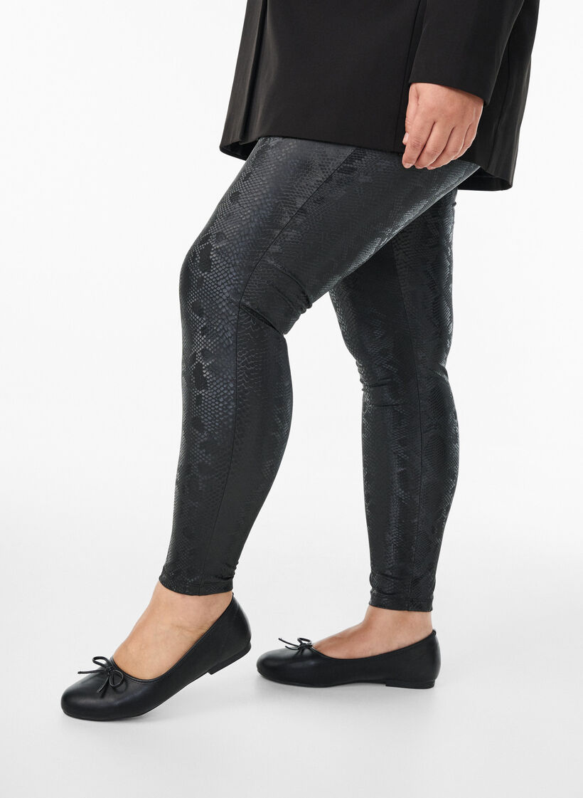 Leggings i imiteret læder med dyremønster, Sort, Model image number 0
