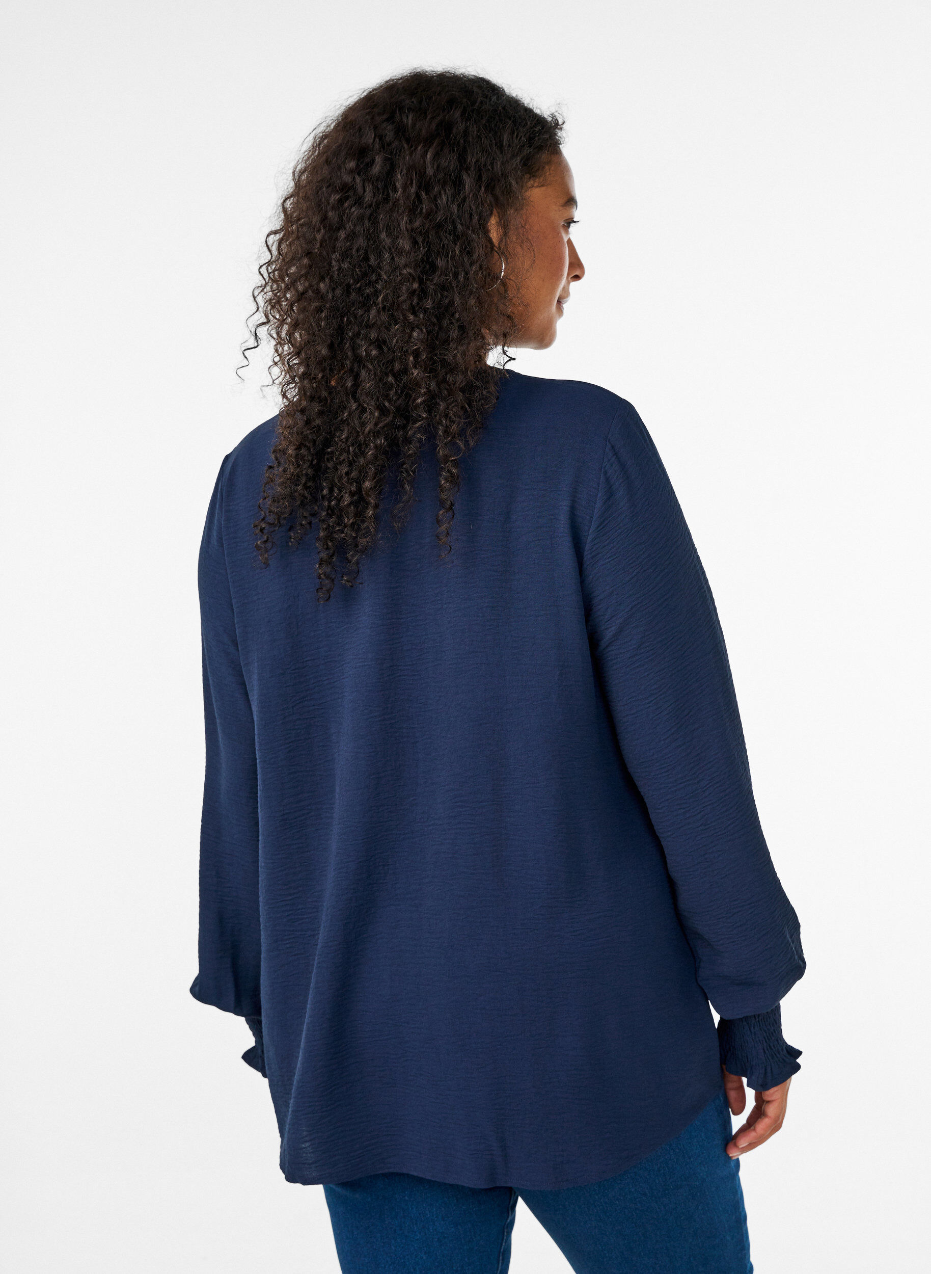 ZizziBluse med smock manchetter og V-udsk&aelig;ring, Bl&aring;, Model image number 2
