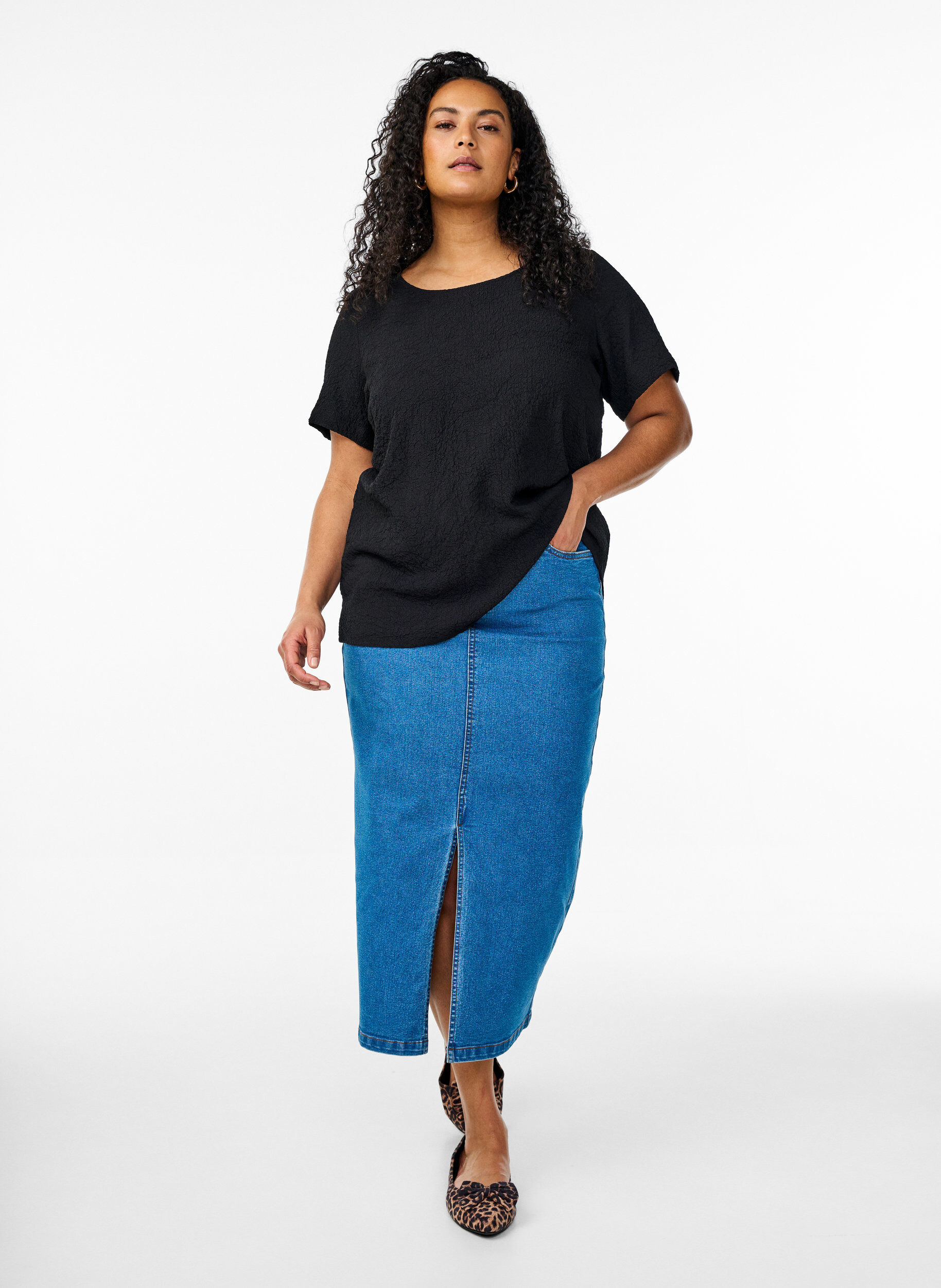 Zizzi FLASH - Kort&aelig;rmet bluse med tekstur, Sort, Model image number 1