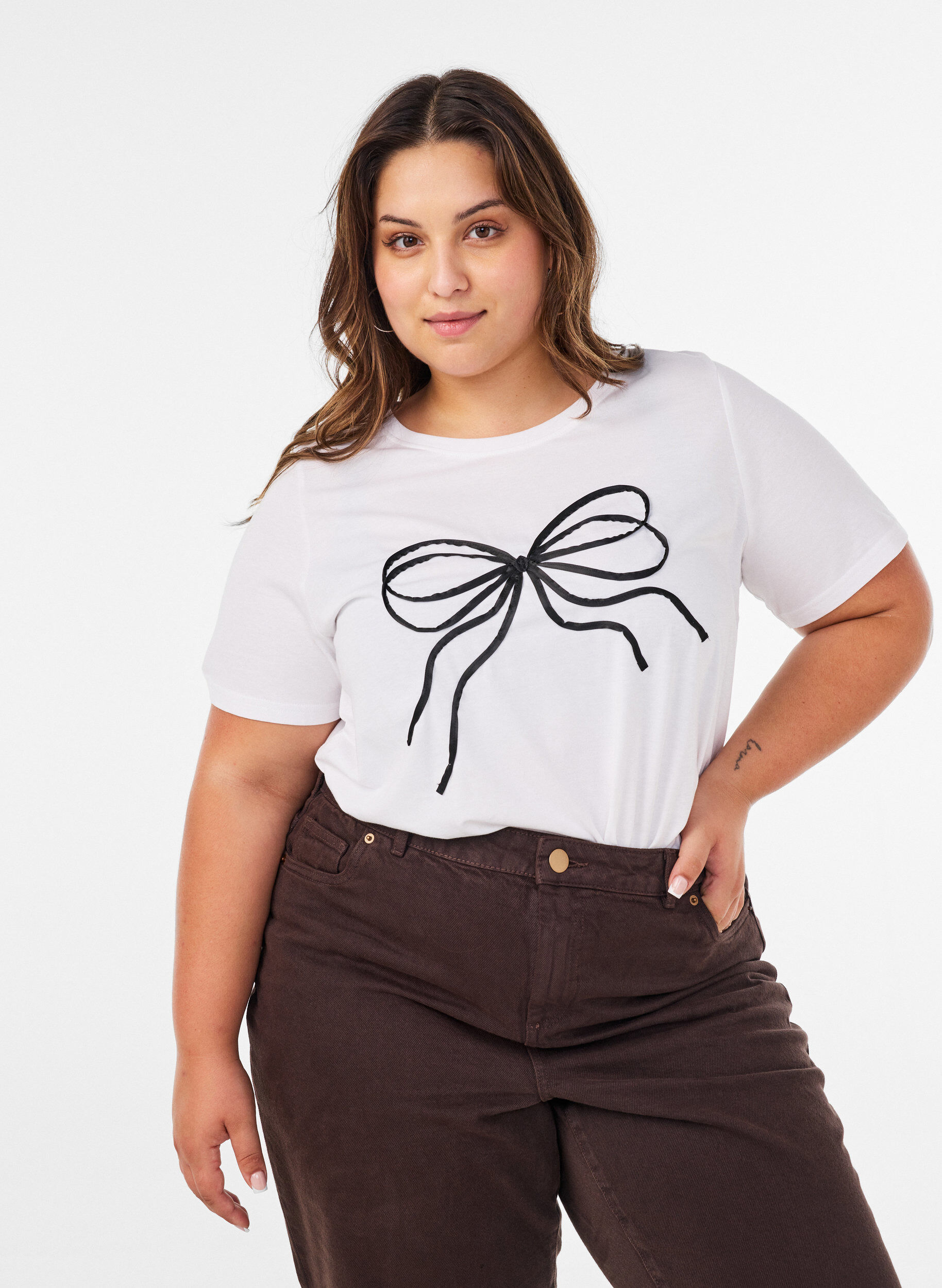ZizziT-shirt i &oslash;kologisk bomuld med dekorativt motiv, Hvid, Model image number 0