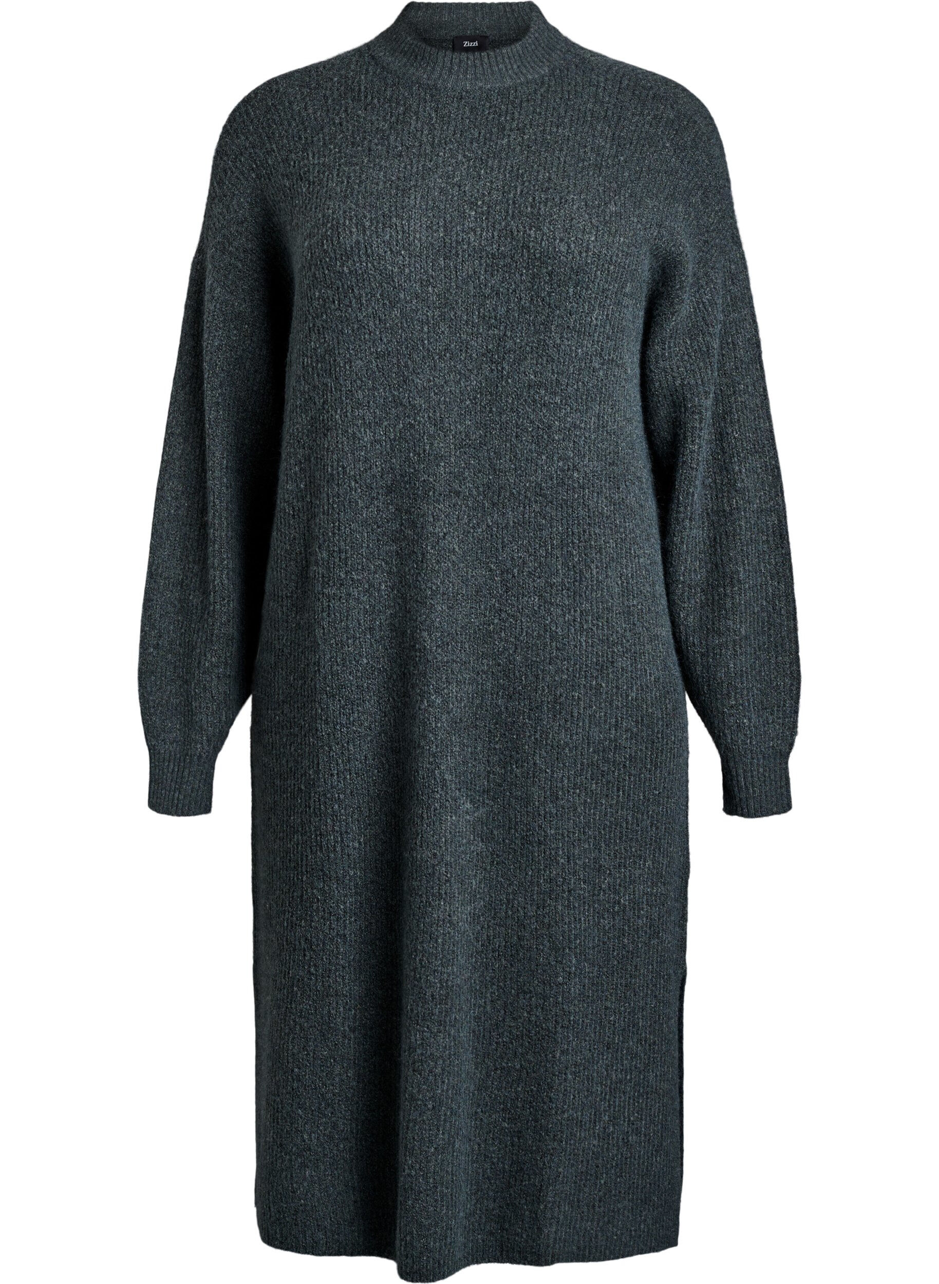 Lang strikkjole med h&oslash;j hals