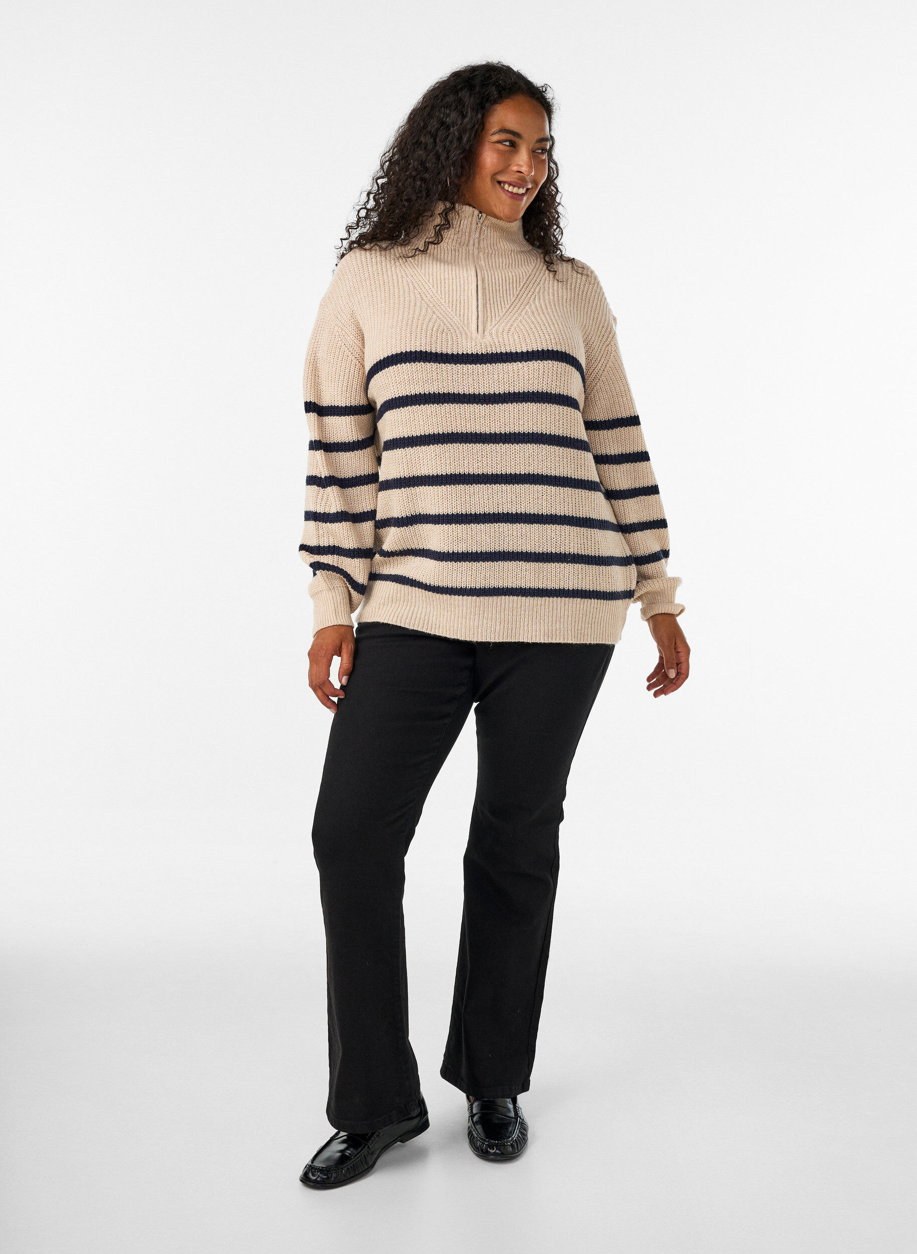 ZizziStriktr&oslash;je med h&oslash;j hals og lynl&aring;s, Vanilla, Model image number 1