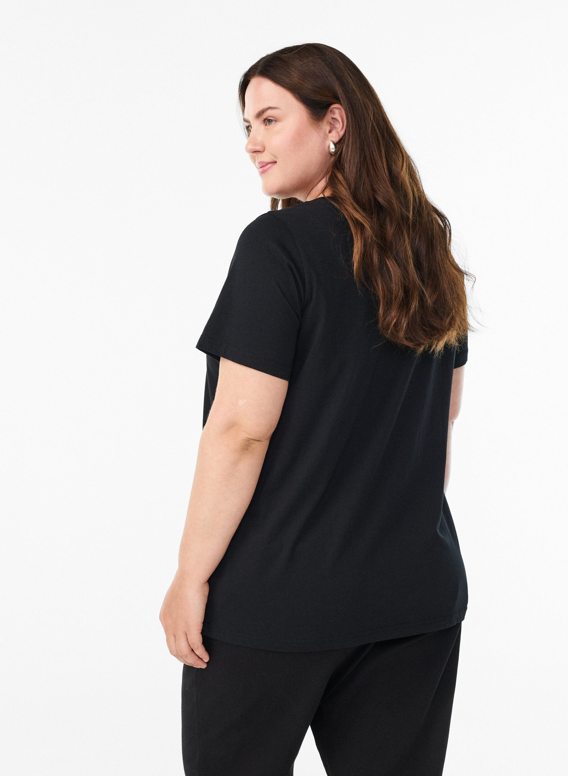 Zizzi Jule t-shirt i &oslash;kologisk bomuld, Sort, Model image number 2