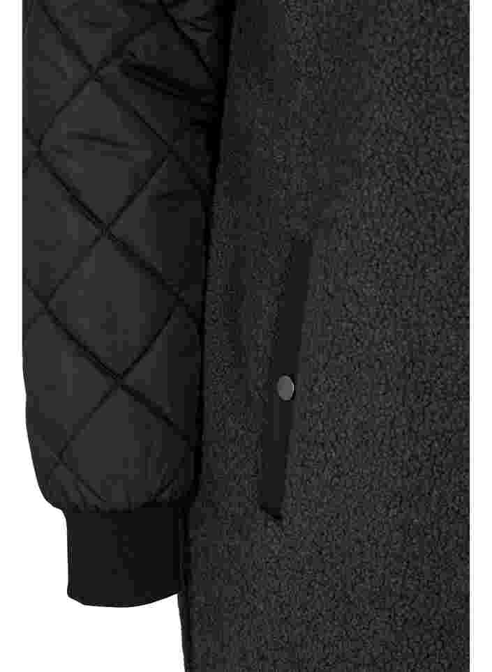 Quiltet jakke med teddy og knaplukning, Black Comb, Packshot image number 3