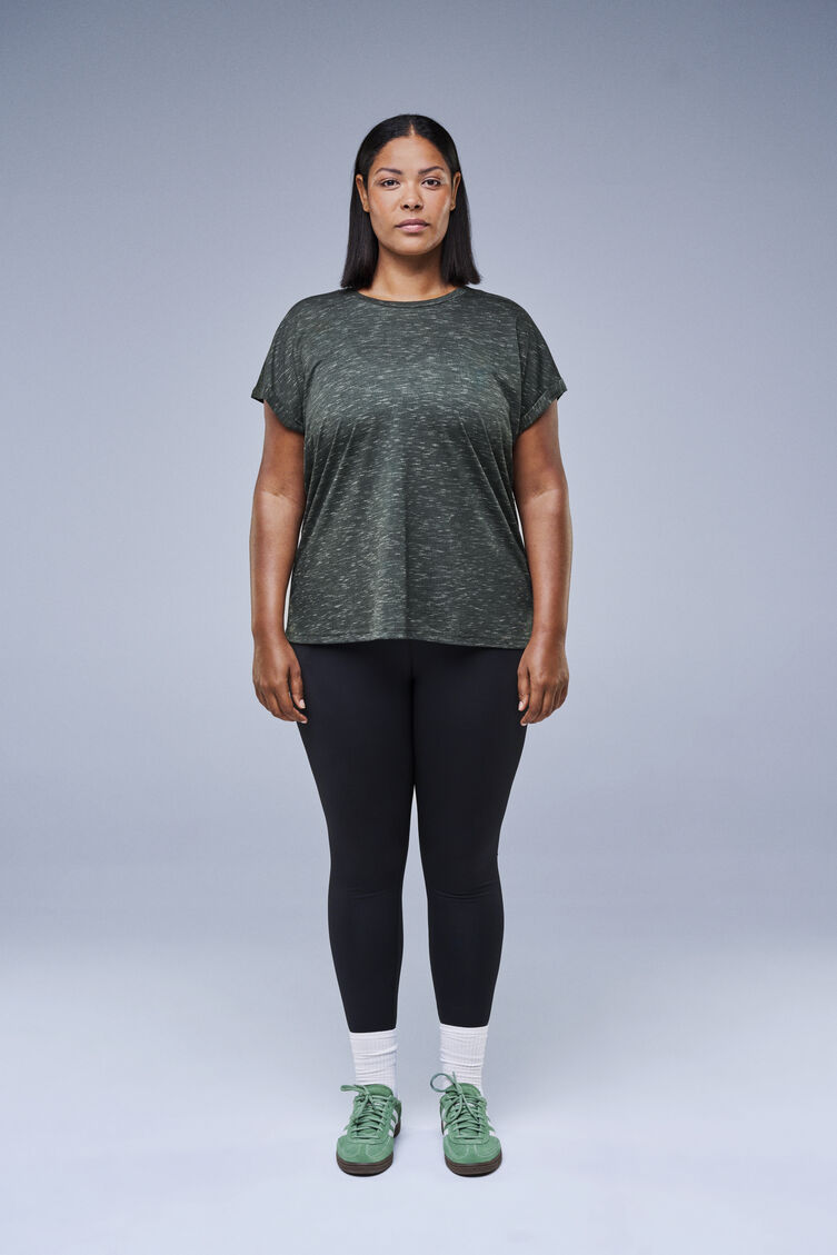 Grøn løs trænings t-shirt, , Model