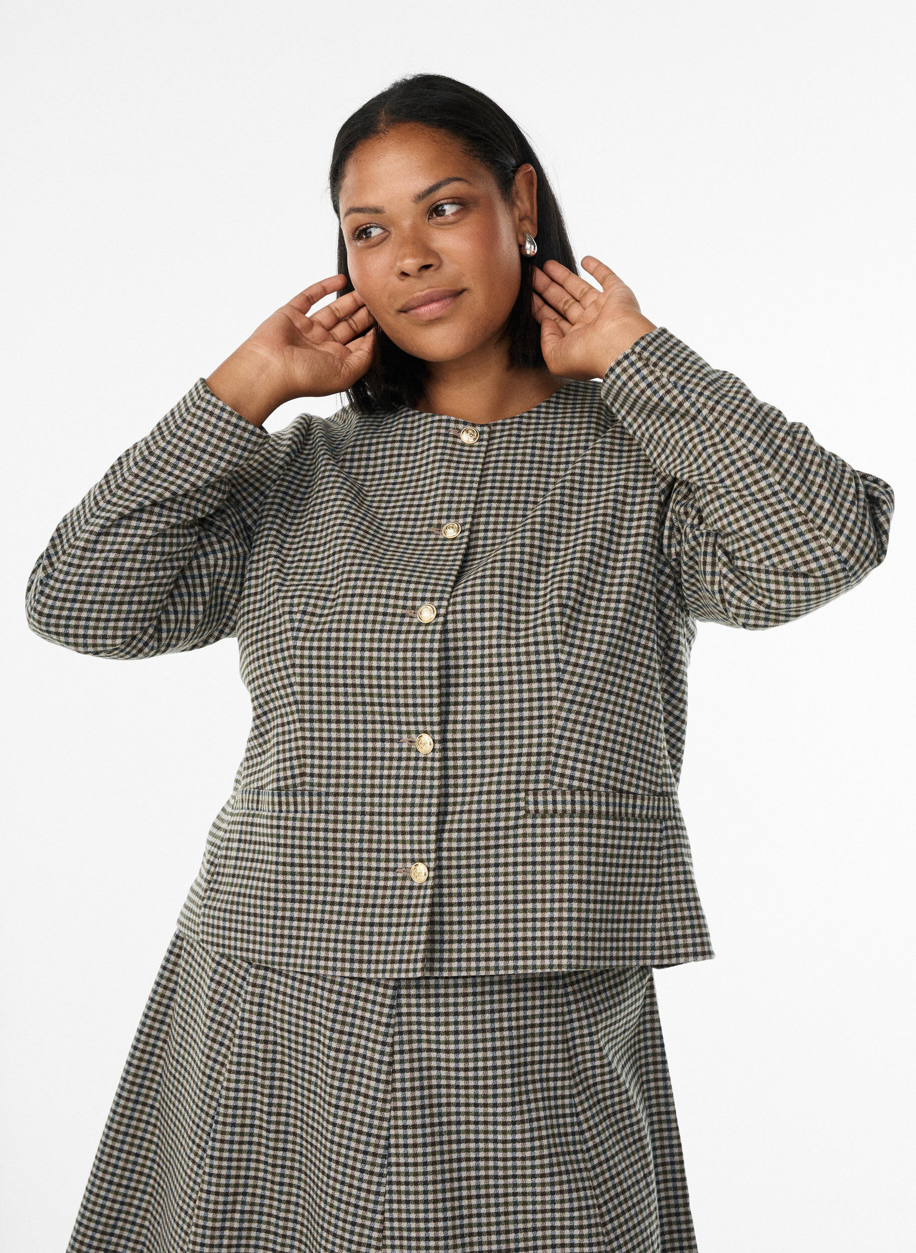 Kort jakke med guldfarvede knapper, Brun, Model