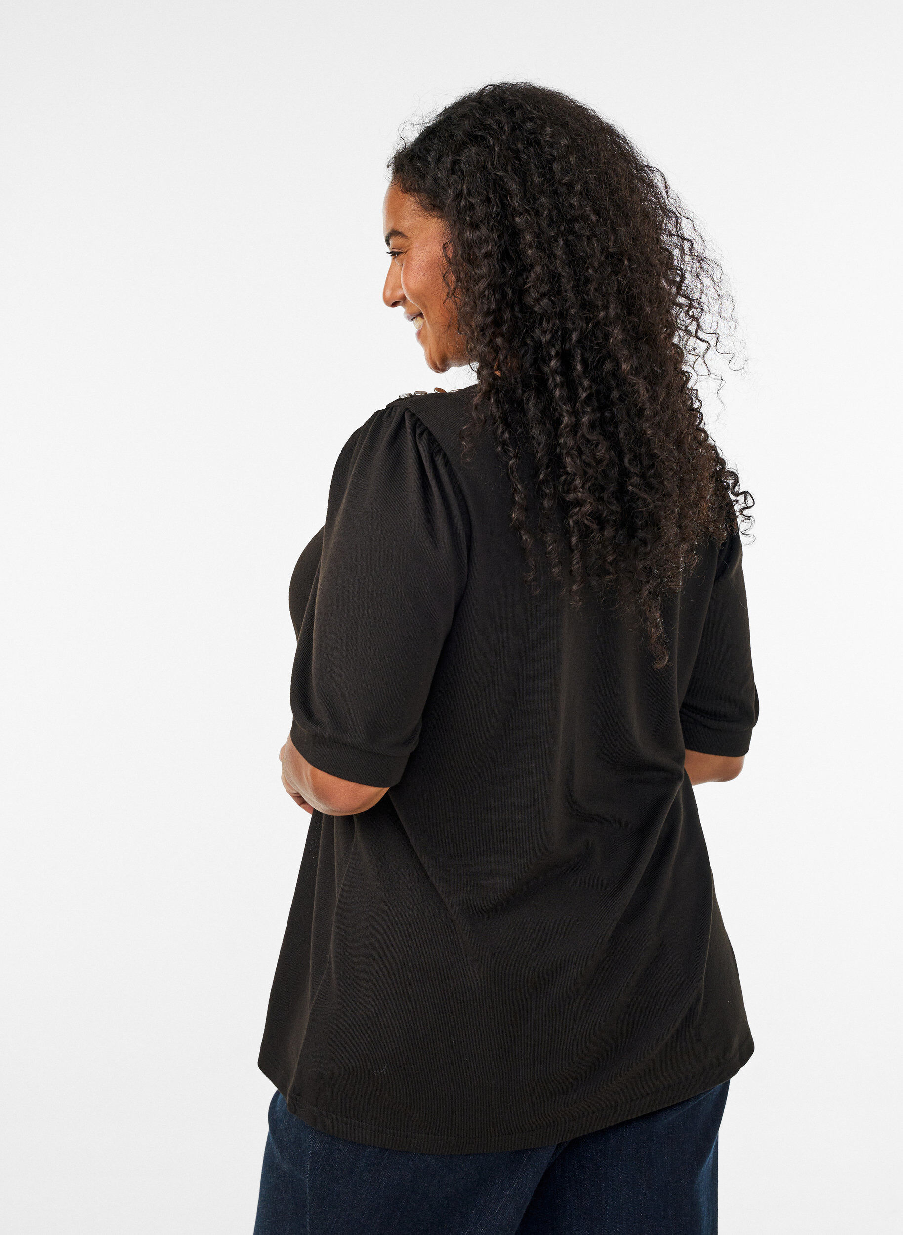 ZizziBluse med knapdetalje og korte puf&aelig;rmer, Sort, Model image number 2