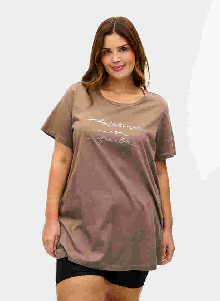 Oversize nat t-shirt i økologisk bomuld, Falcon Text, Model