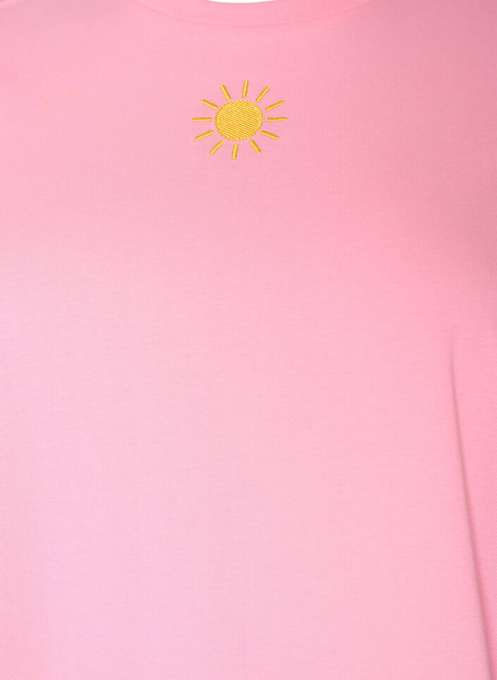 T-shirt i &oslash;kologisk bomuld med tekstmotiv, Lyser&oslash;d, Packshot image number 2
