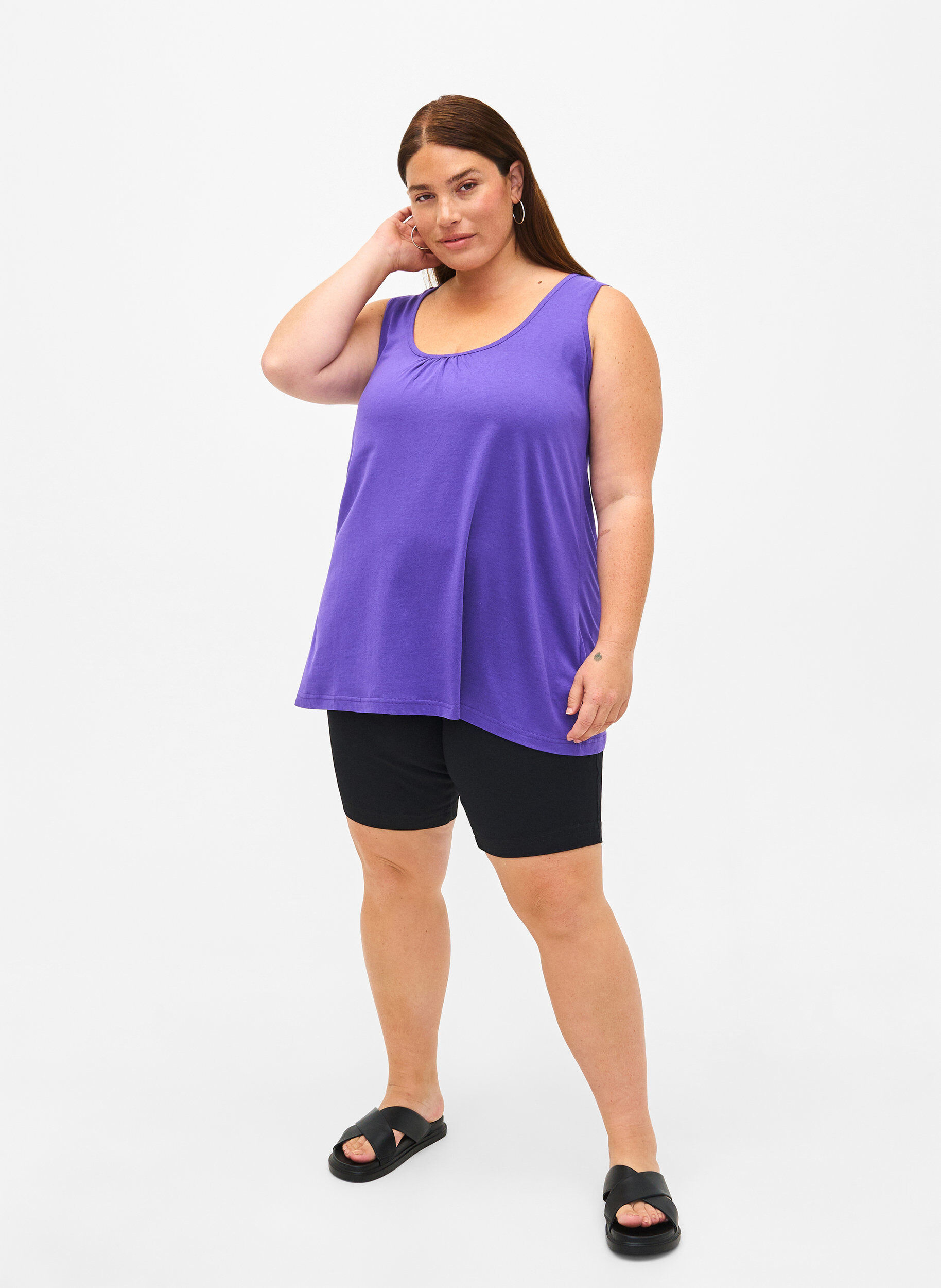 Zizzi Top med a-shape og rund hals, Ultra Violet, Model image number 2