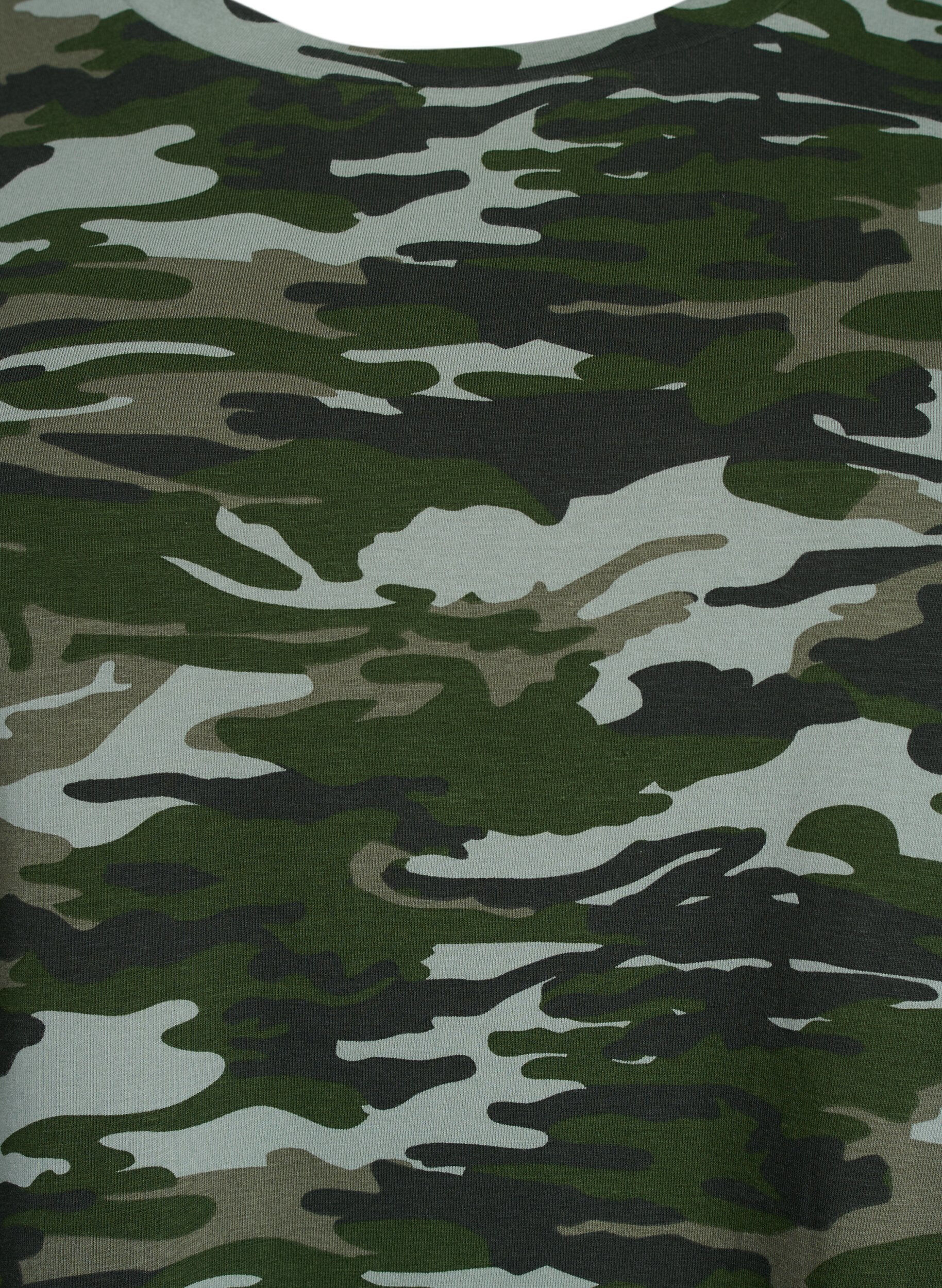 Zizzi T-shirt med rund hals og all-over print, Gr&oslash;n, Packshot image number 2