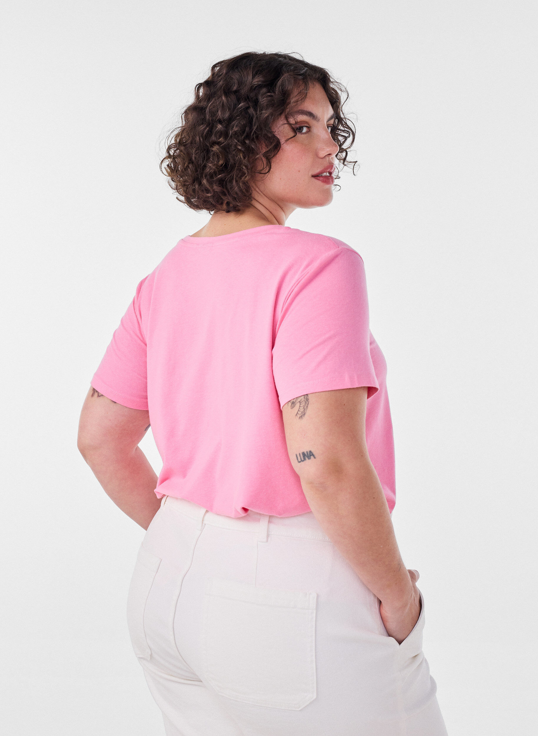 ZizziEnsfarvet basis t-shirt i bomuld, Lyser&oslash;d, Model image number 2