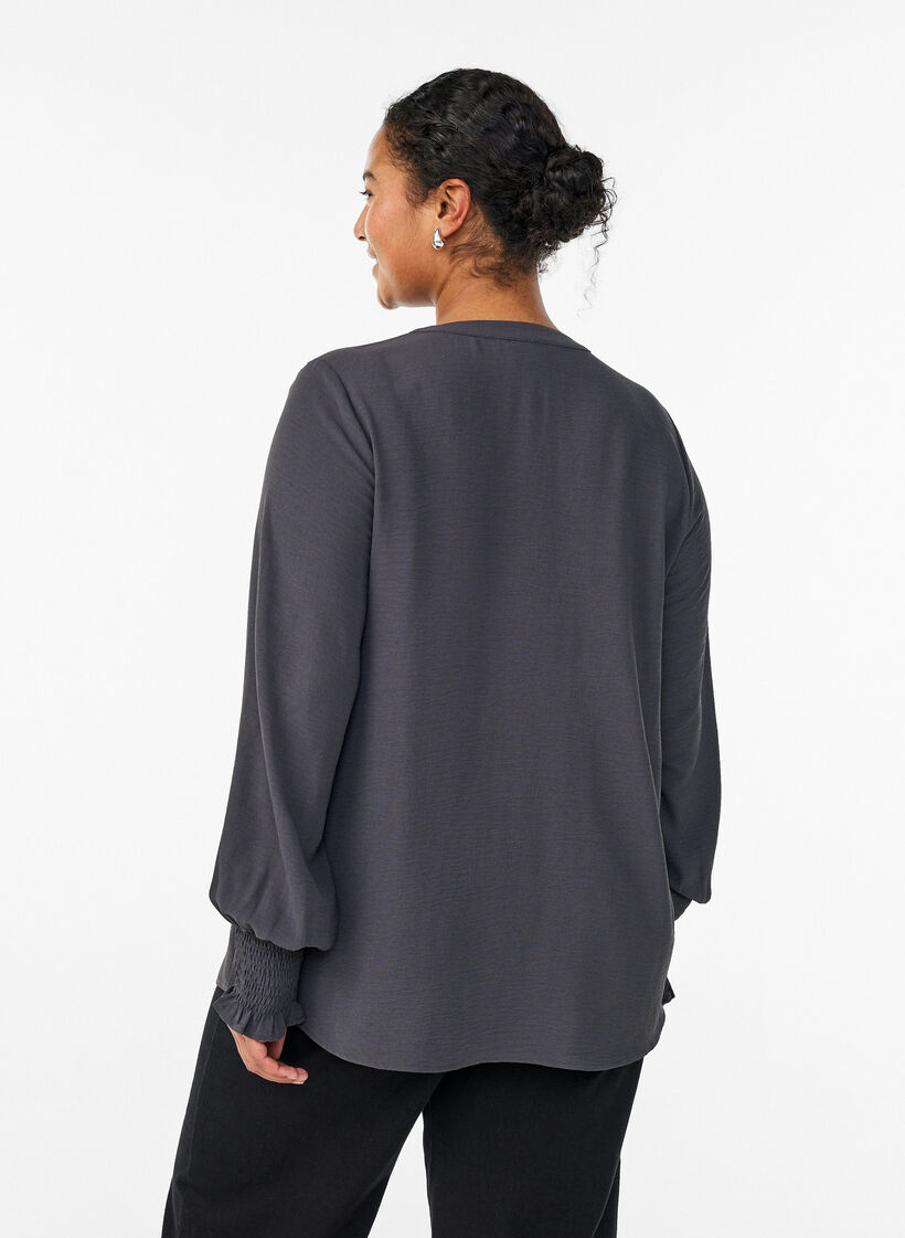 Bluse med smock manchetter og V-udsk&aelig;ring, Gr&aring;, Model image number 2