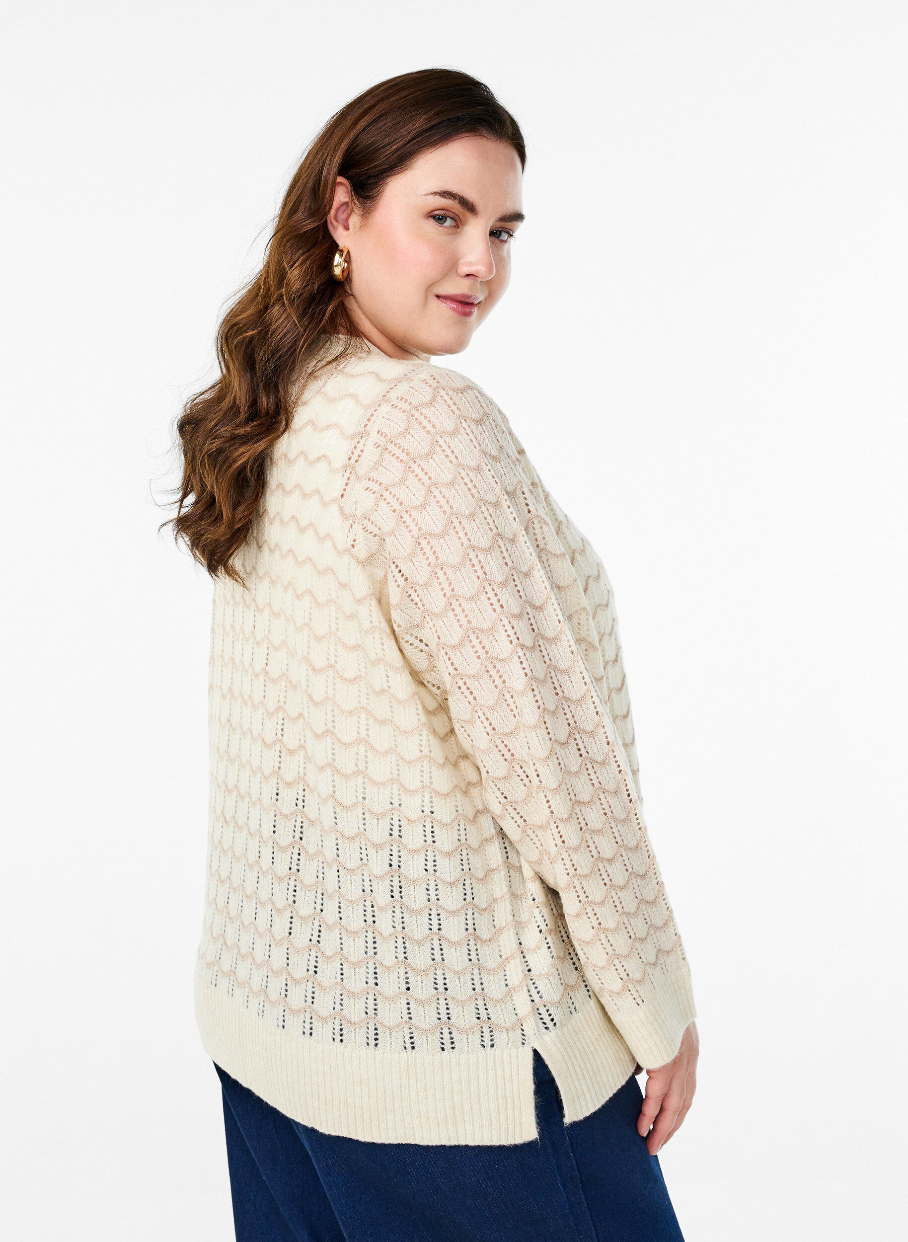 Zizzi Strikcardigan med hulm&oslash;nster og b&oslash;lgende linjer, Birch w. Simply T., Model image number 1