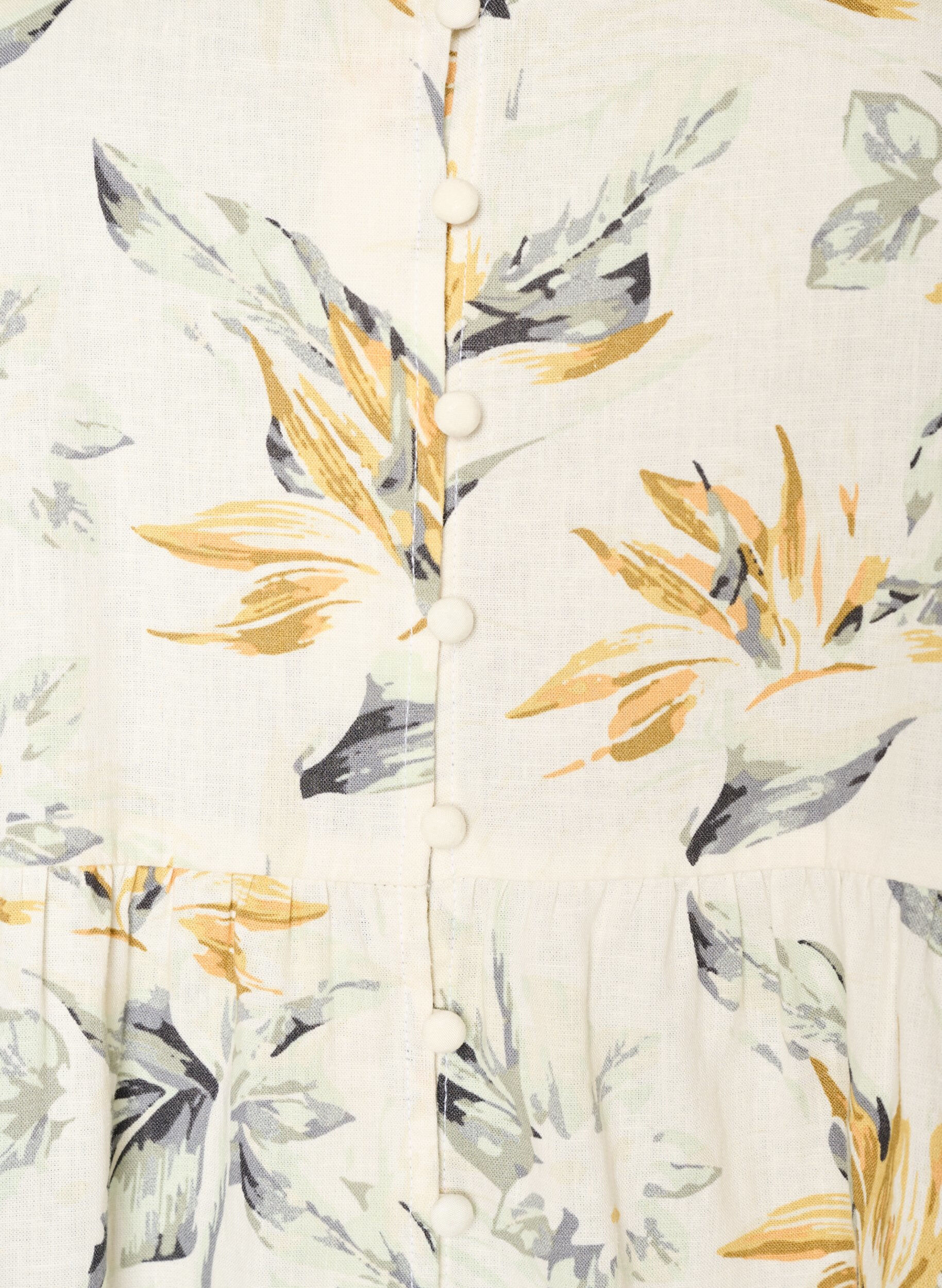 Zizzi Bluse i h&oslash;r og viskose med V-udsk&aelig;ring og knaplukning, Hvid, Packshot image number 2