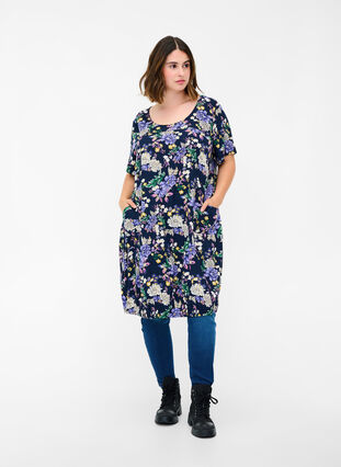 Kortærmet viskose kjole med print, Blue Flower AOP, Model image number 2