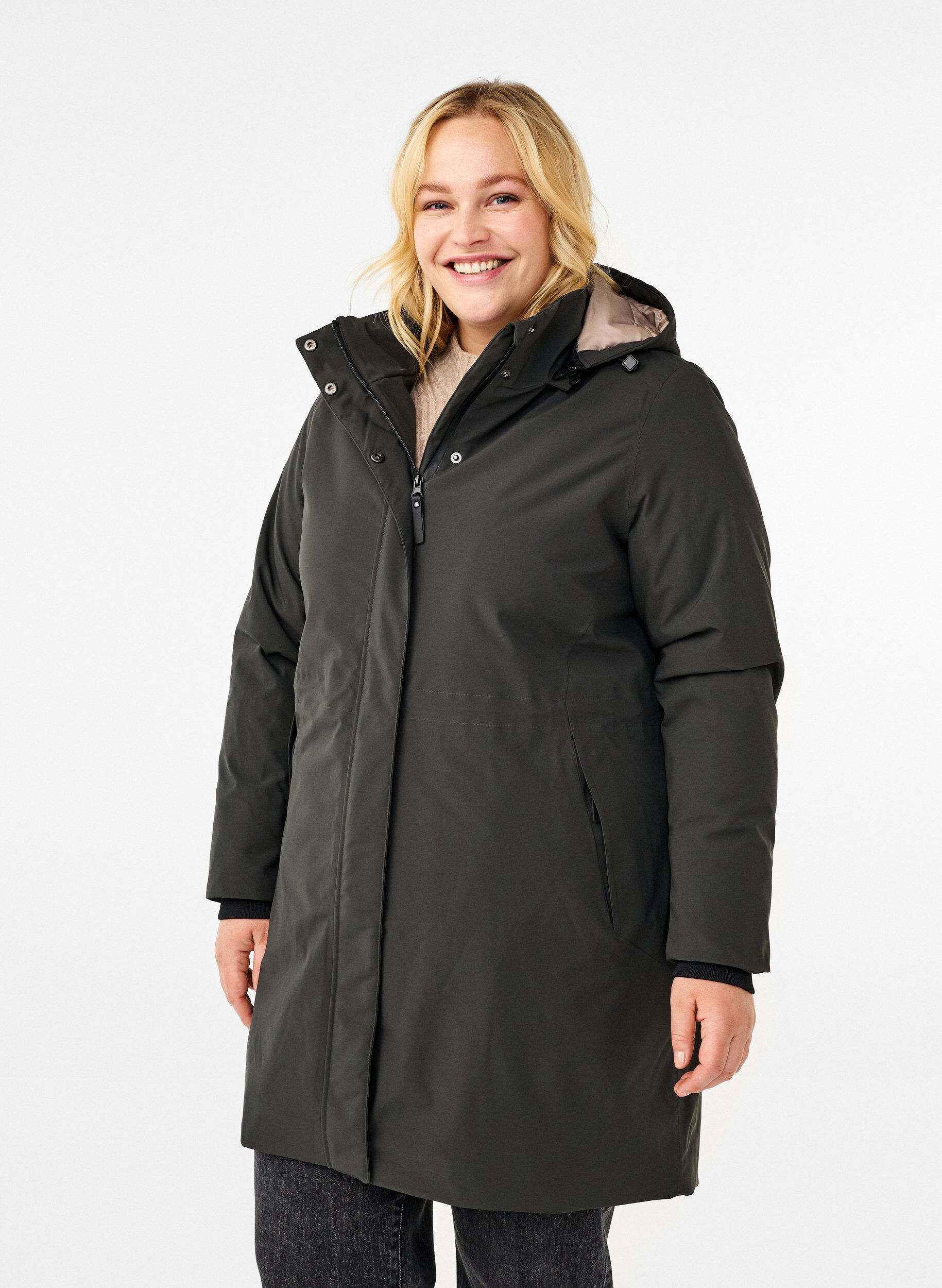 Zizzi Funktionel parka vinterjakke med h&aelig;tte, Raven, Model image number 0