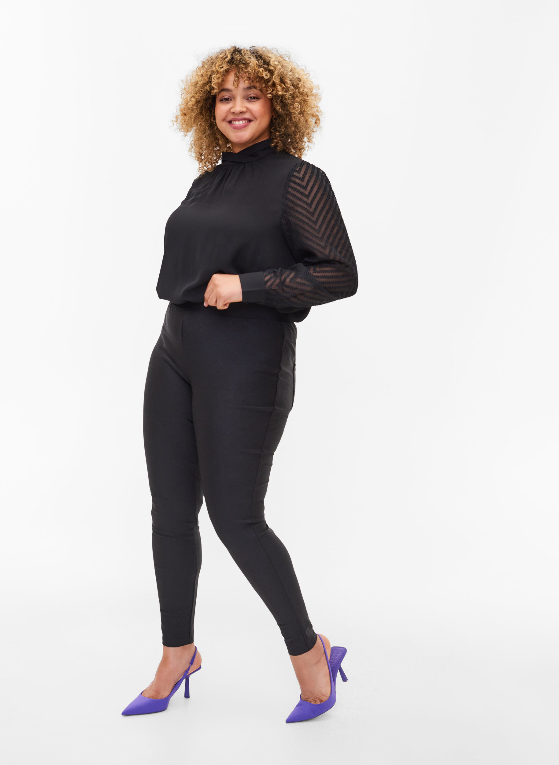 Zizzi Shiny 7/8 leggings med baglommer, Black, Model image number 2