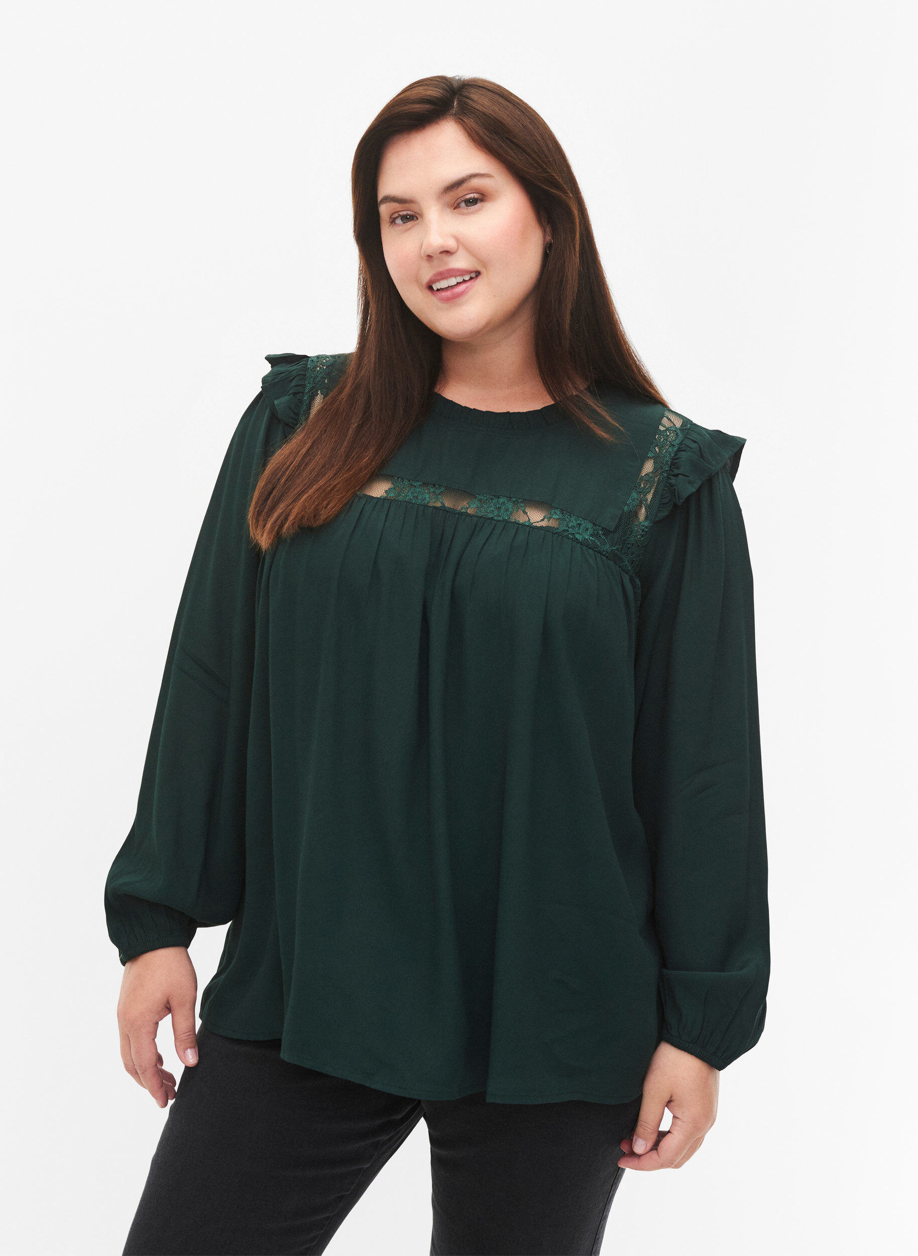 Zizzi Viskosebluse med fl&aelig;ser og blonder, Scarab, Model image number 0