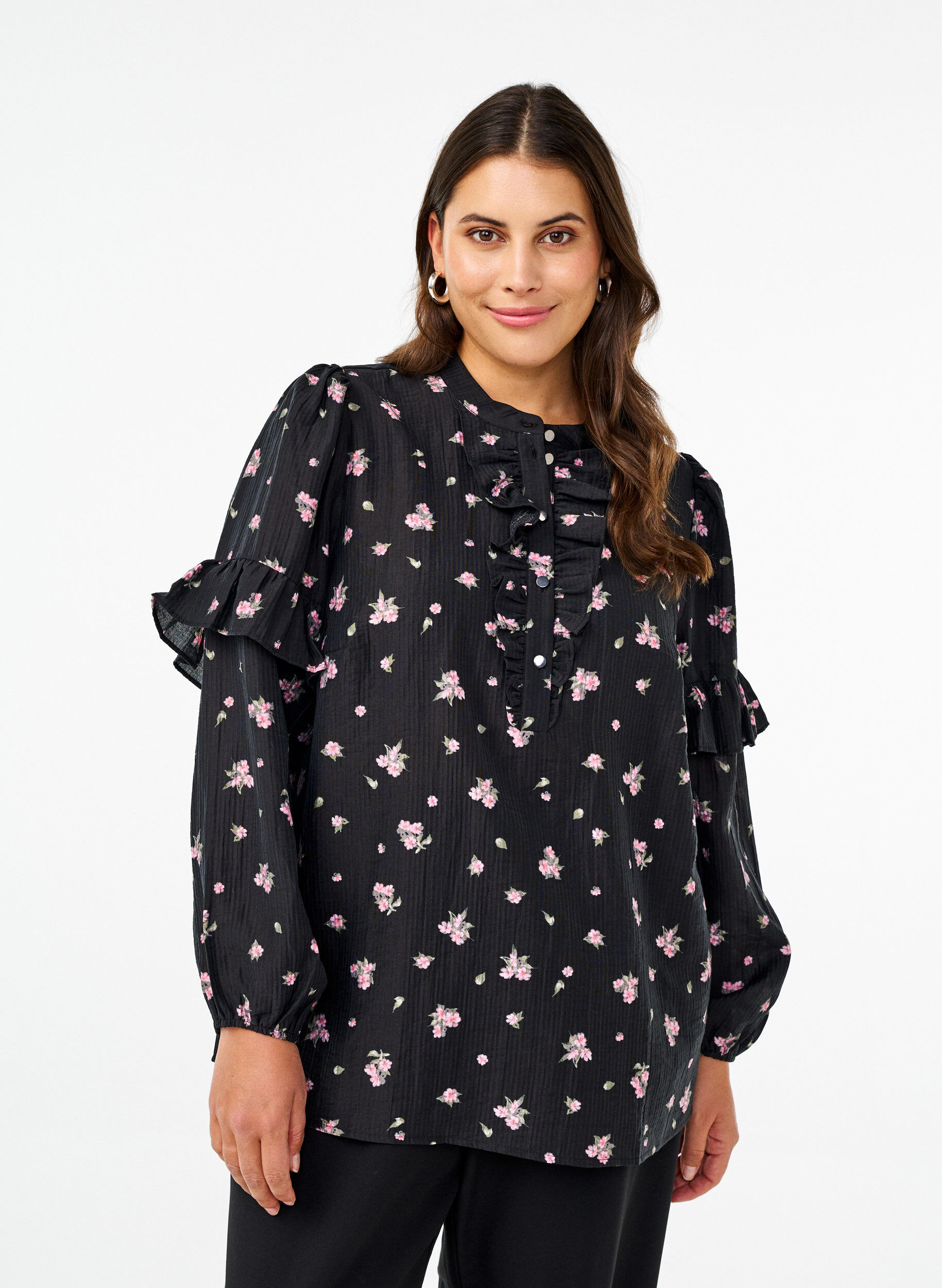 Zizzi Blomsteret bluse i lyocell, Sort, Model image number 0
