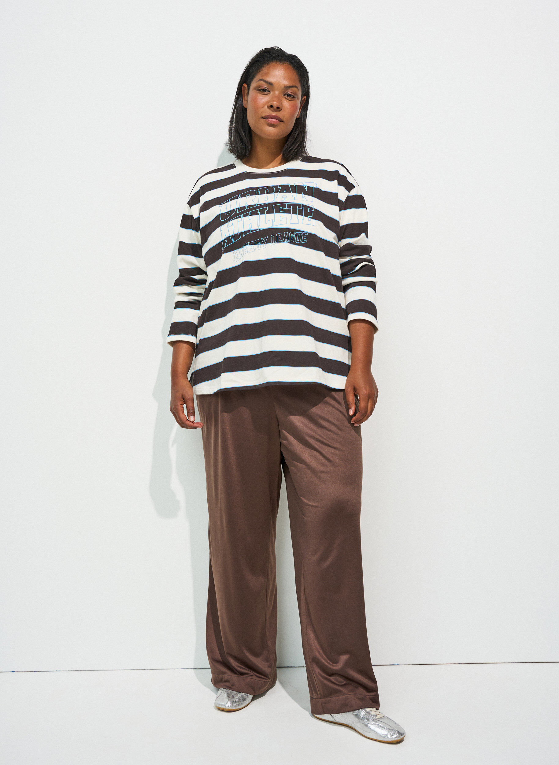 ZizziStribet jerseybluse med sporty tekstprint, Brun, Model image number 1