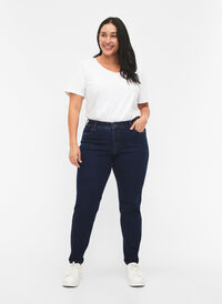 Slim fit Emily jeans med regulær talje, Dark blue, Model