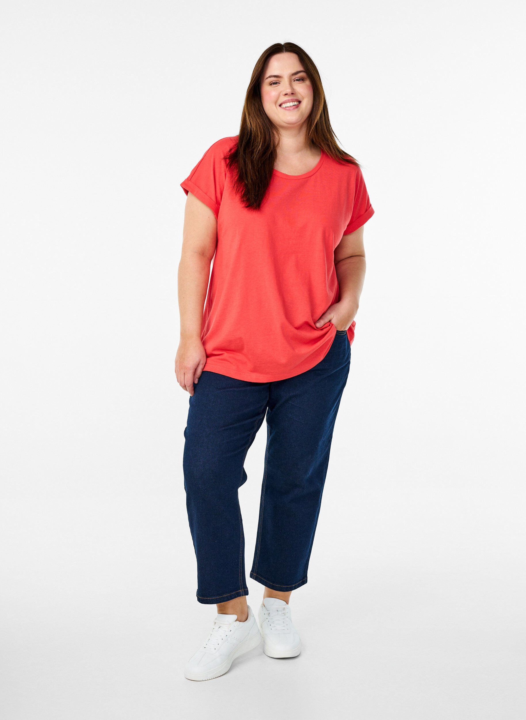 Zizzi Kort&aelig;rmet t-shirt i bomuldsblanding, R&oslash;d, Model image number 1