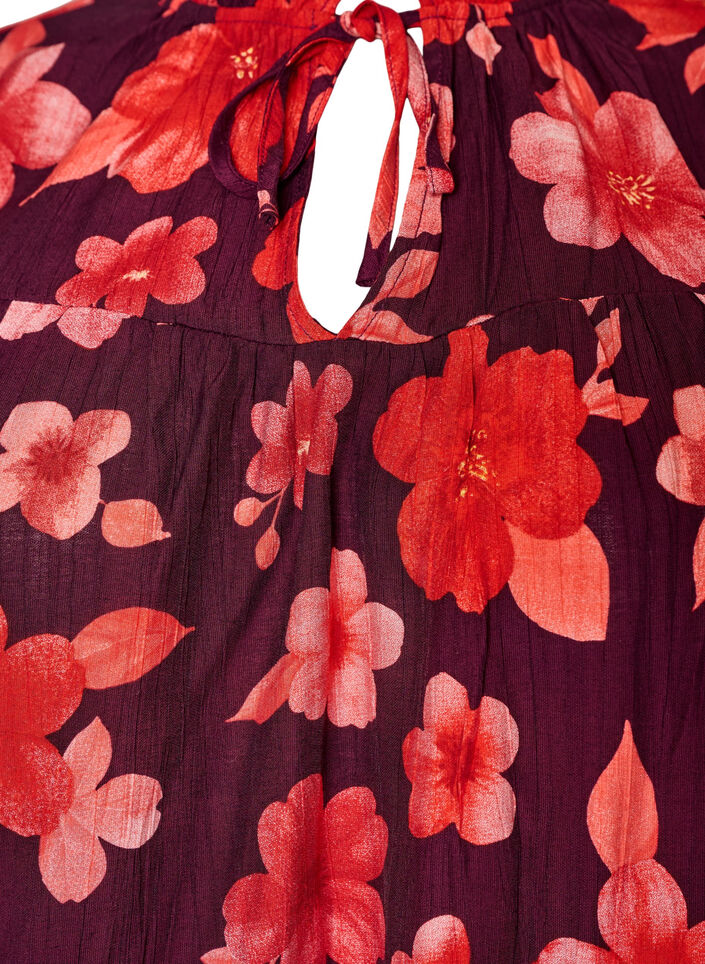 Blomstret viskosebluse med fl&aelig;se&aelig;rmer, Lilla, Packshot image number 2