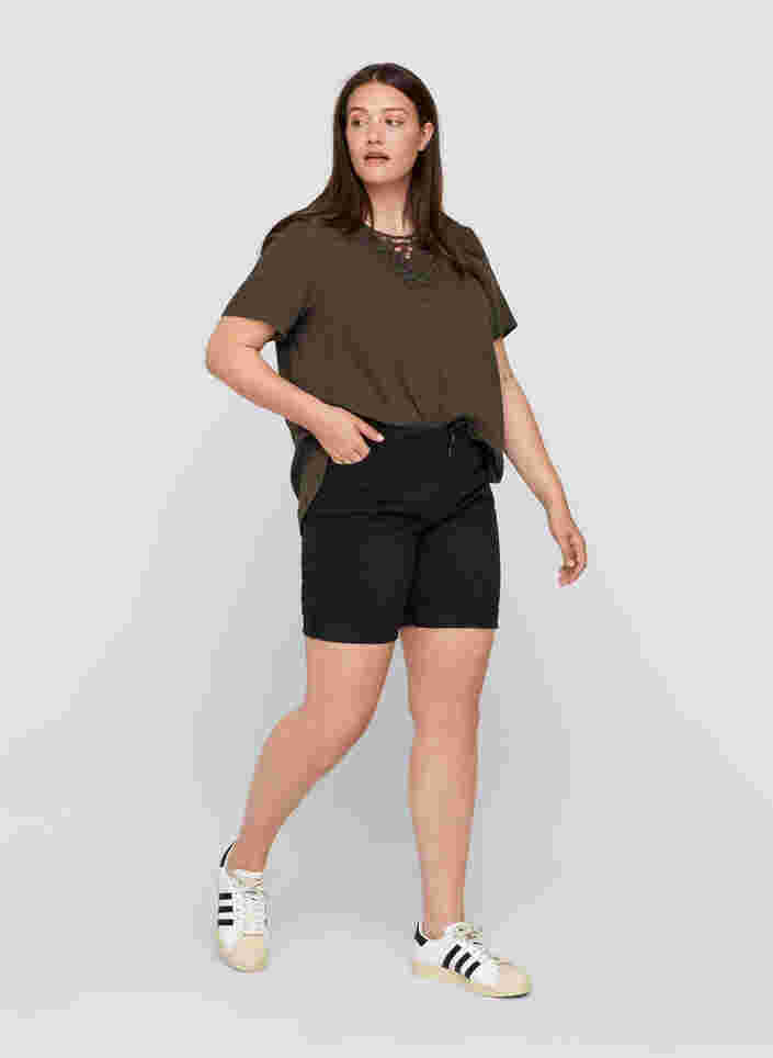 Denim shorts med høj talje, Black, Model image number 3