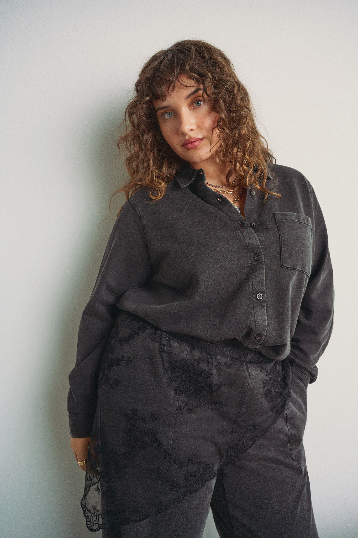 Zizzi Matchende gr&aring; s&aelig;t med detaljer, , Model