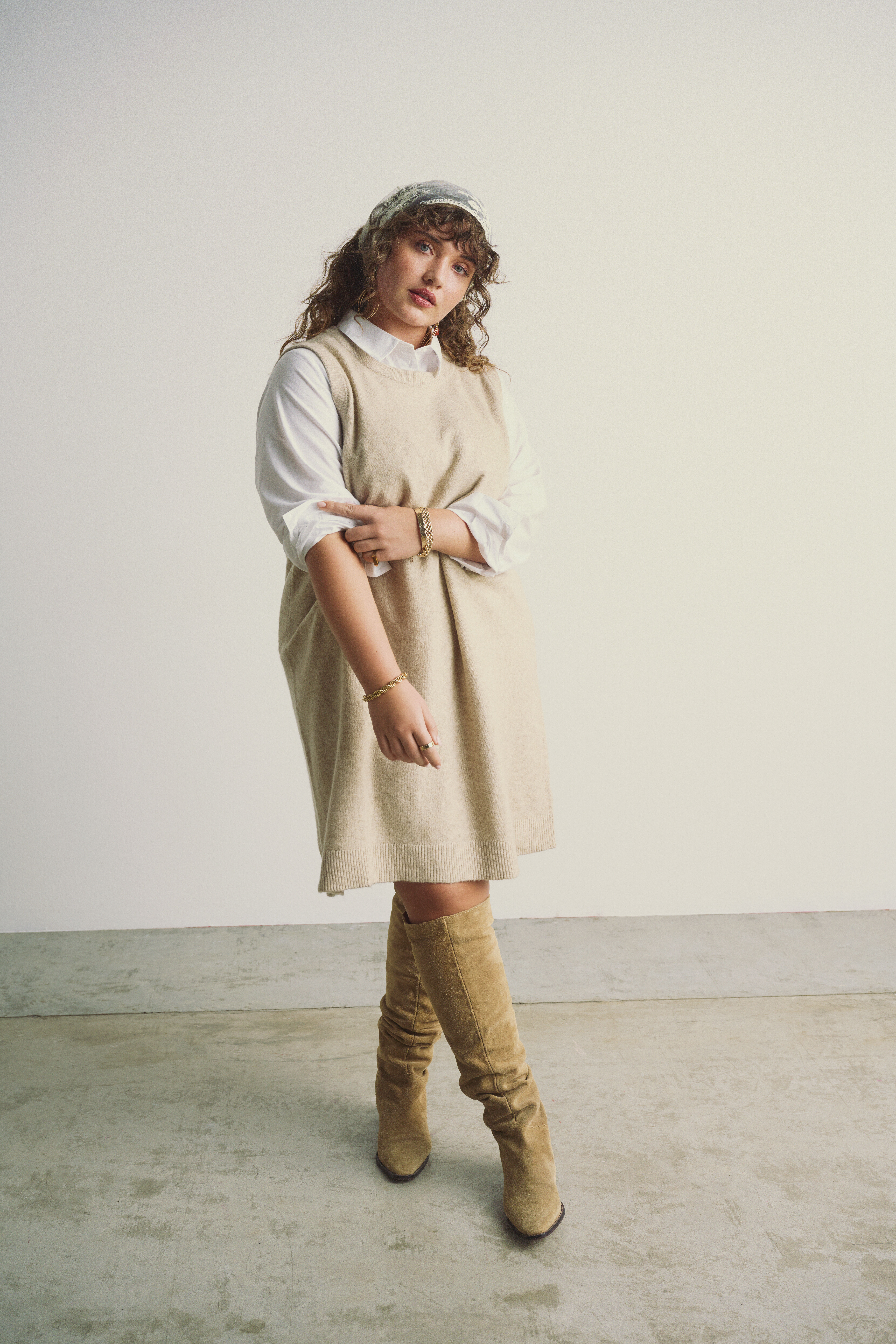 Beige strikvest, , Model