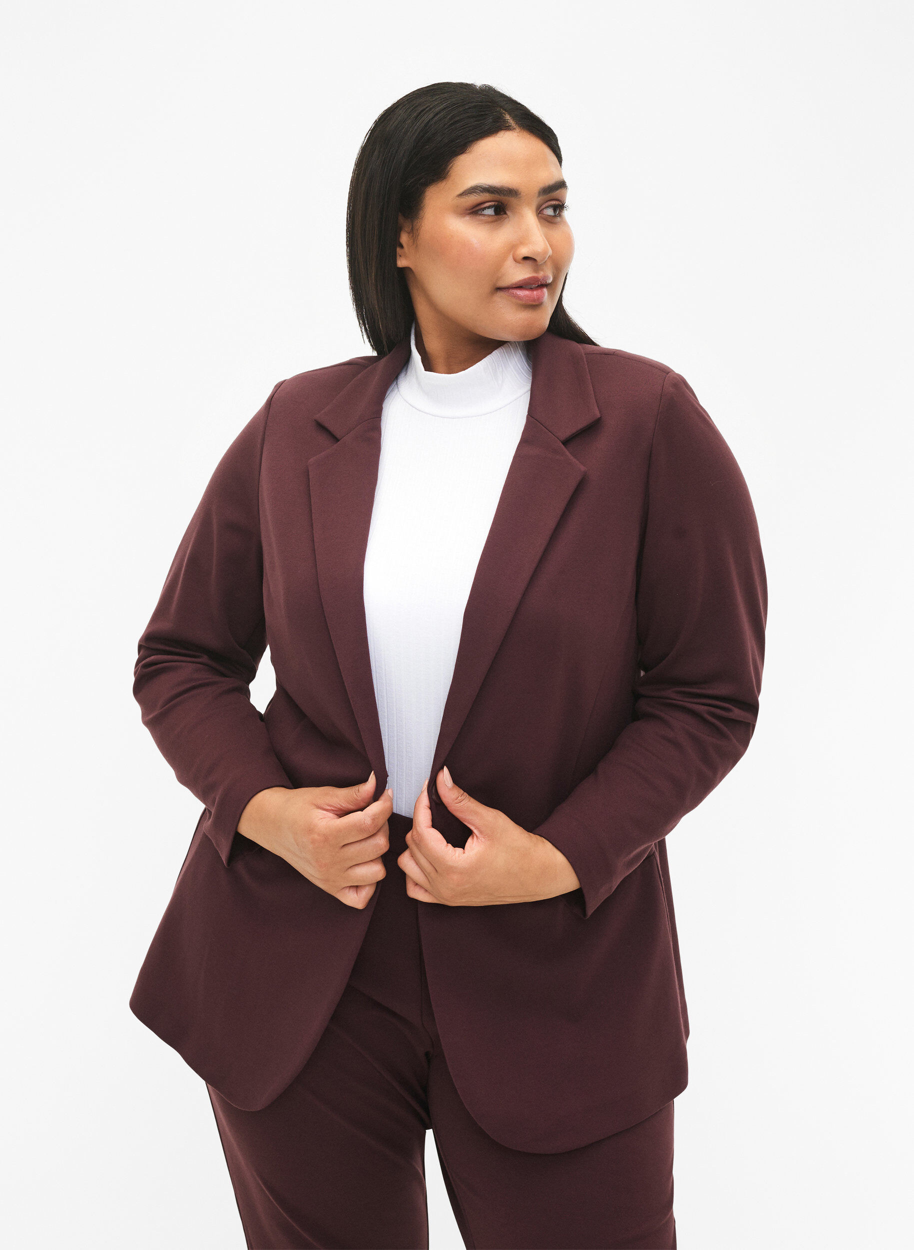 Zizzi Enkel blazer med knaplukning, M&oslash;rk Bordeaux, Model image number 0