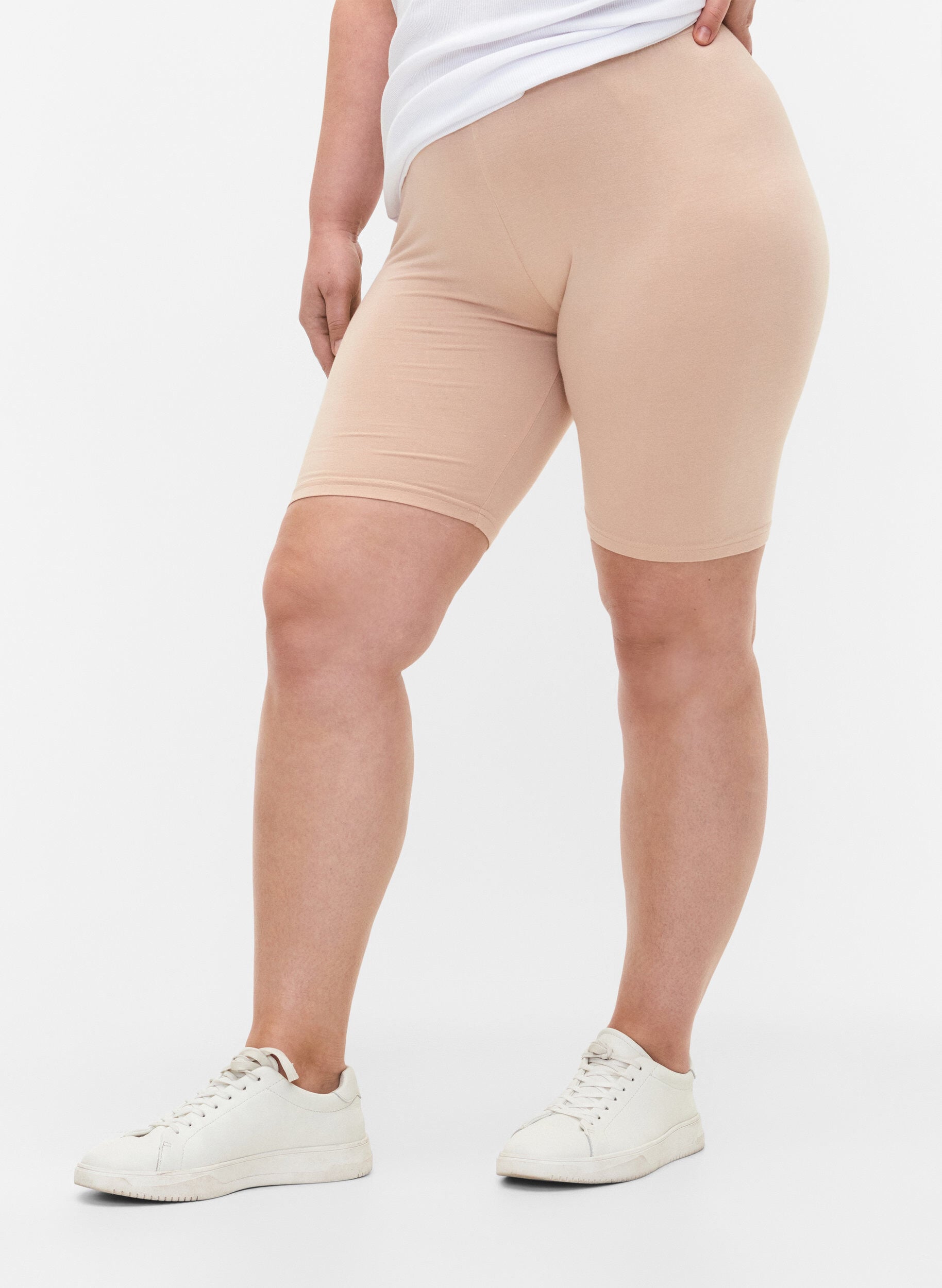 Ensfarvede basis cykelshorts, Beige, Model