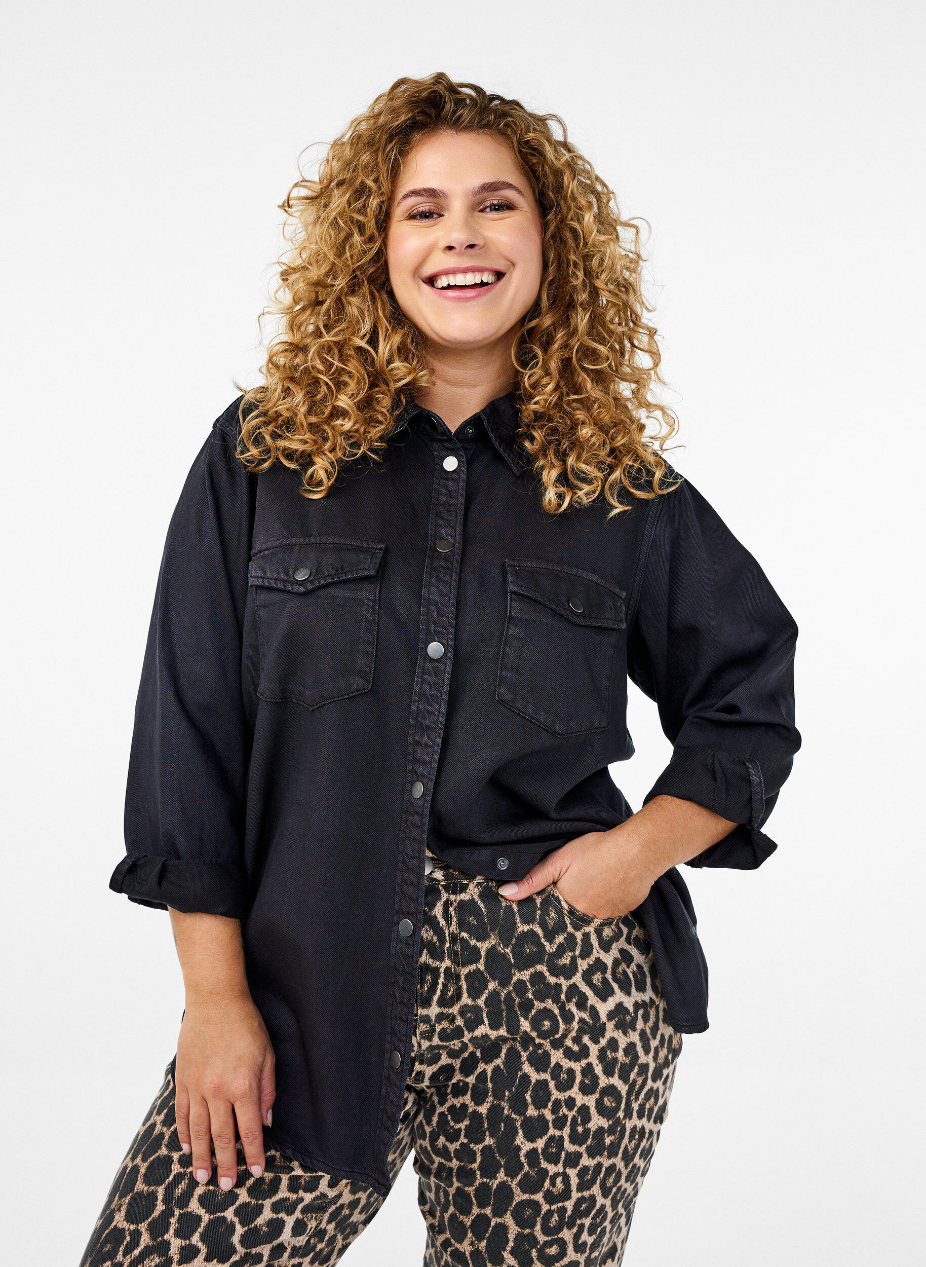 Zizzi Denimskjorte med brystlommer , Sort, Model image number 0