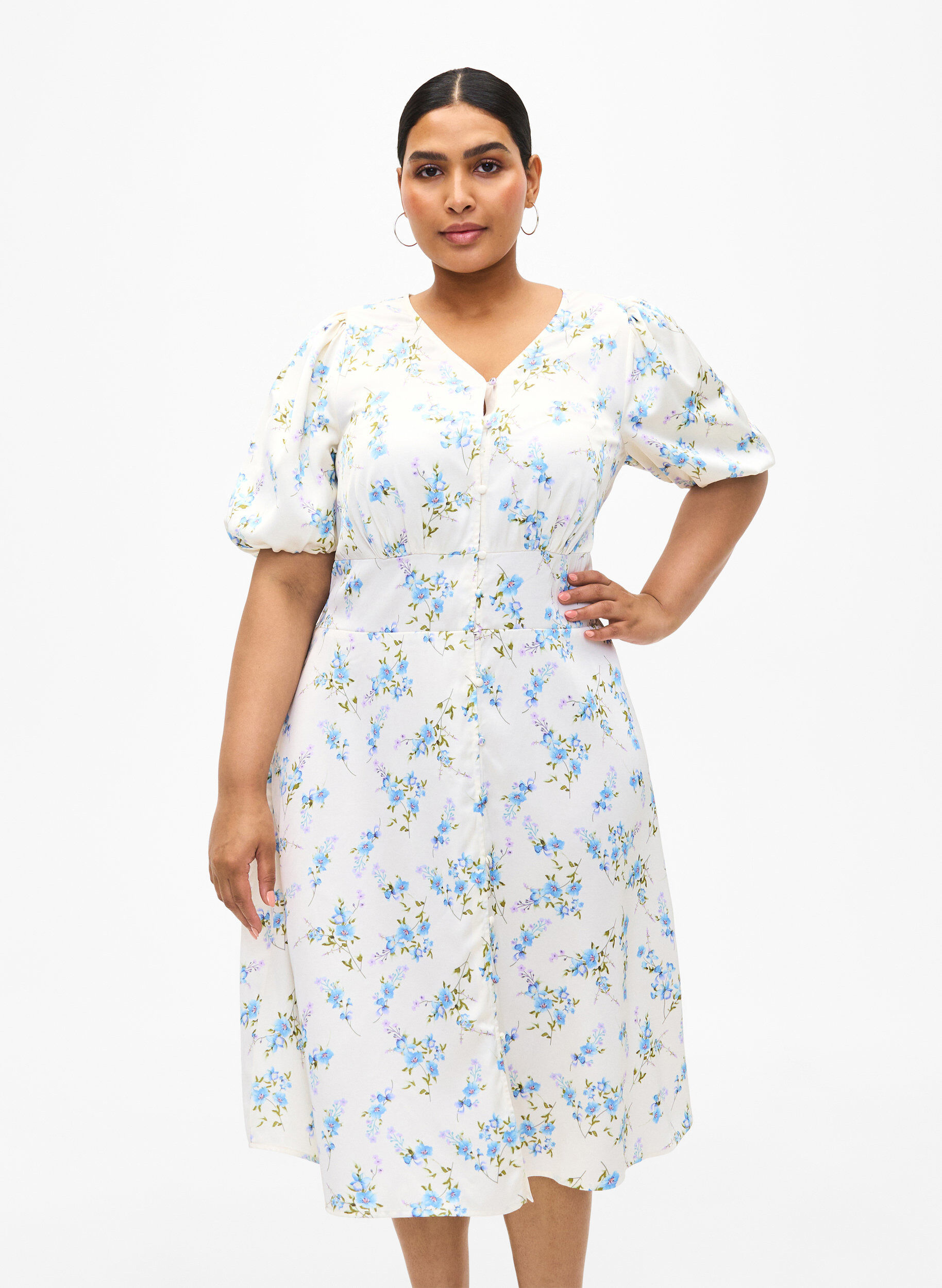 Zizzi Blomstret satinkjole med puf&aelig;rmer, Off White Blue Fl., Model image number 0