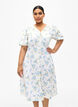 Blomstret satinkjole med pufærmer, Off White Blue Fl., Model image number 0