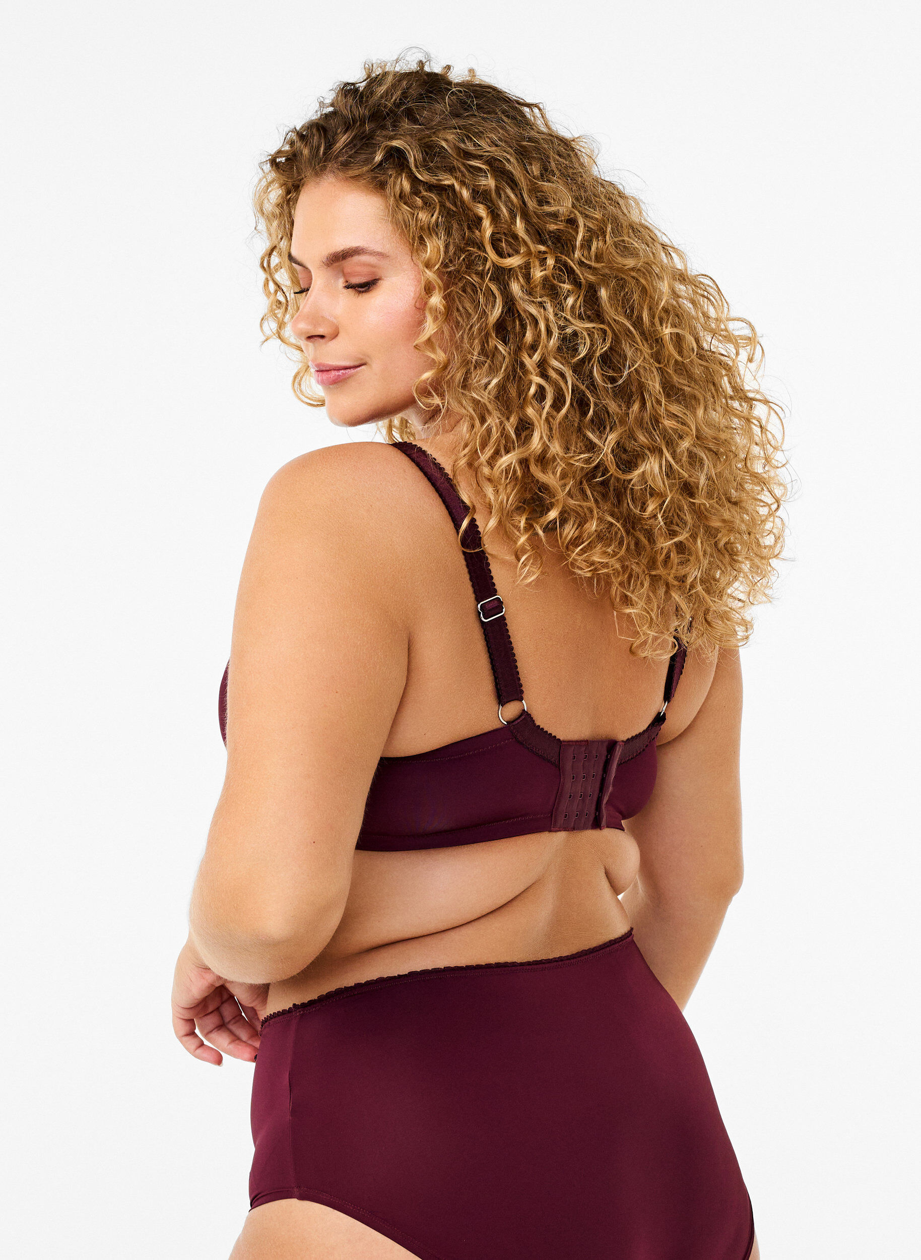 Zizzi Vatteret bh med blomsterbroderi, M&oslash;rk Bordeaux, Model image number 1