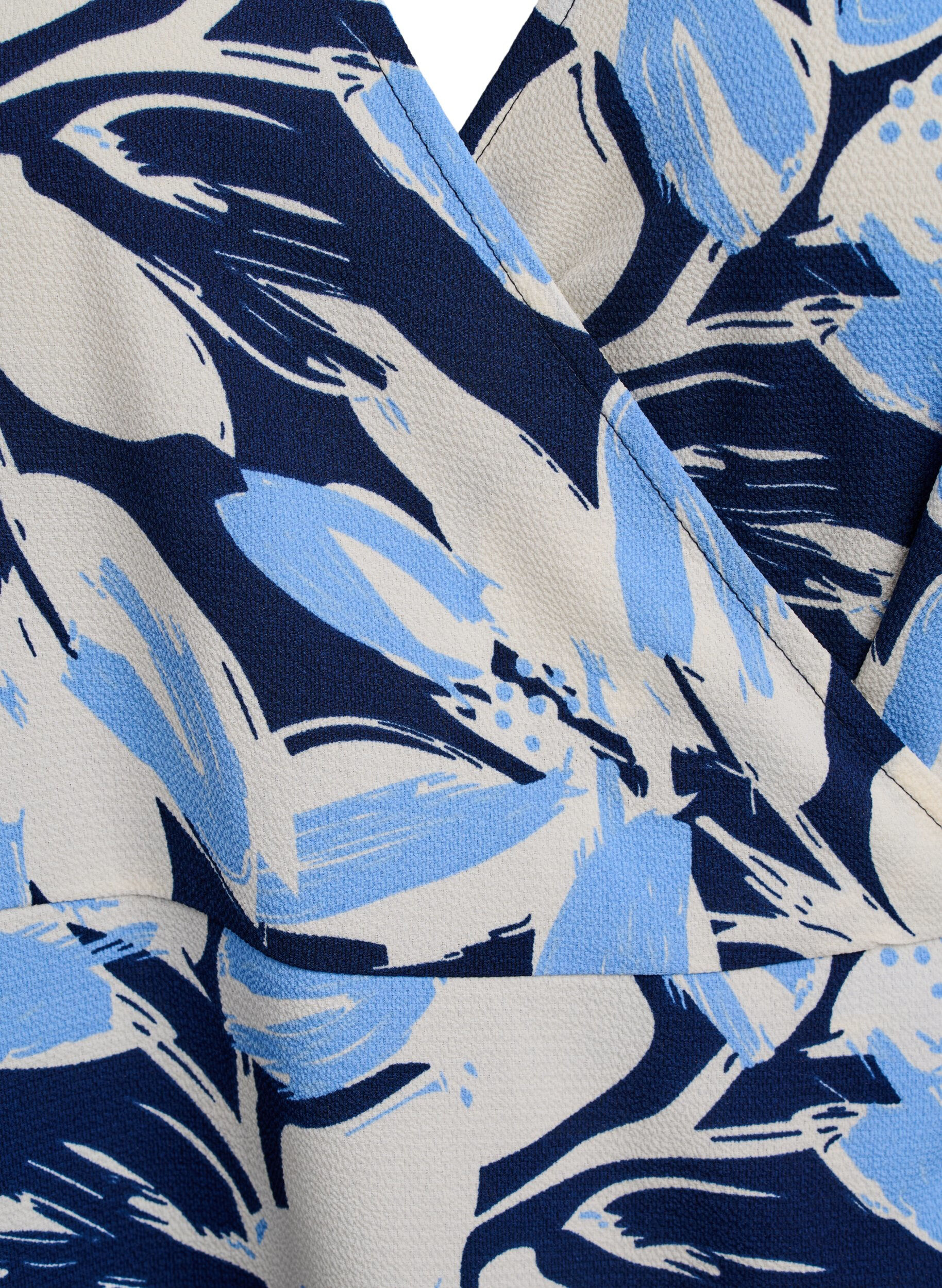 Zizzi Blomstret wrapkjole med korte &aelig;rmer, Bl&aring;, Packshot image number 2