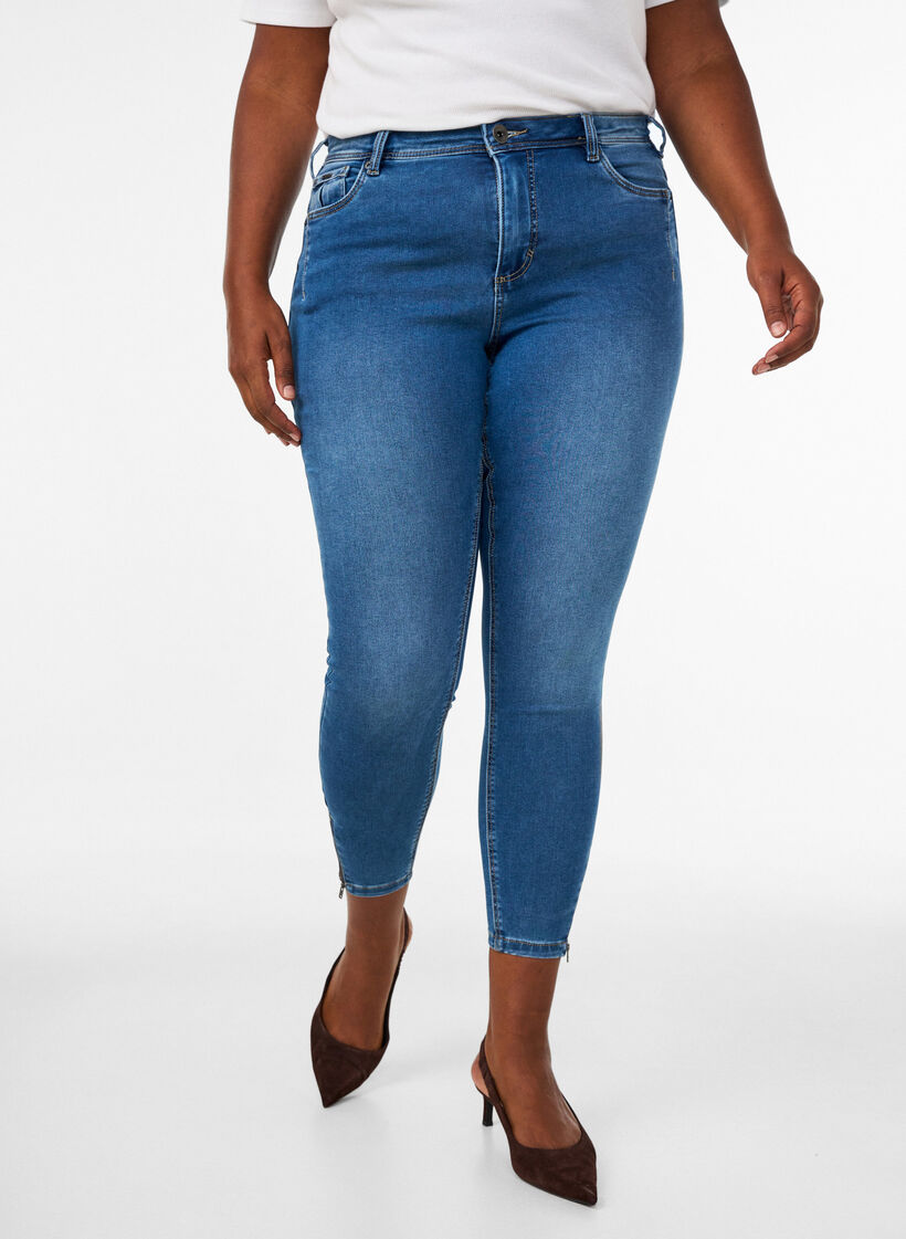 Cropped Amy jeans med lynl&aring;sdetalje, Bl&aring;, Model image number 3