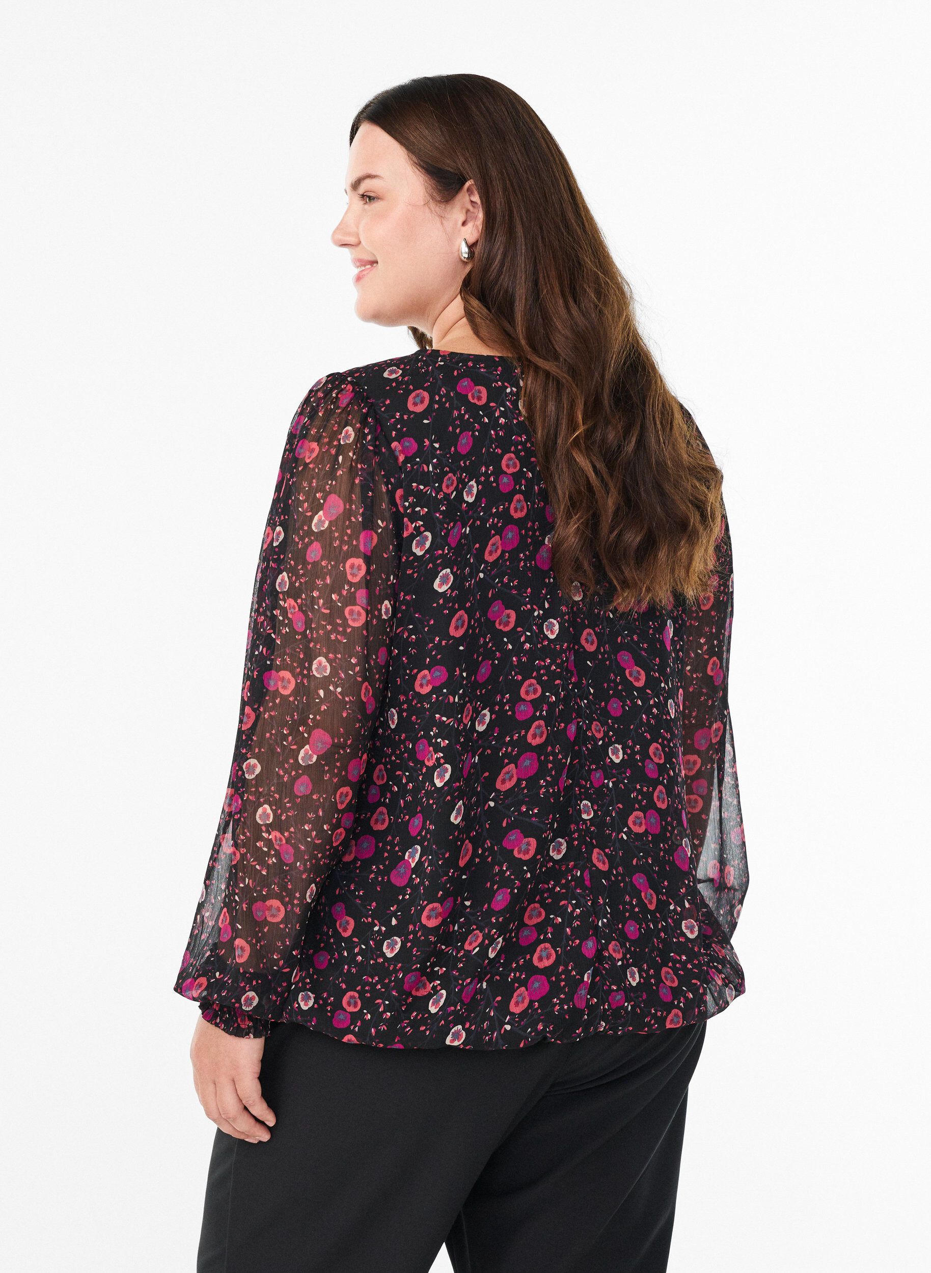 ZizziBlomstret chiffonbluse med transparente &aelig;rmer, Sort, Model image number 2