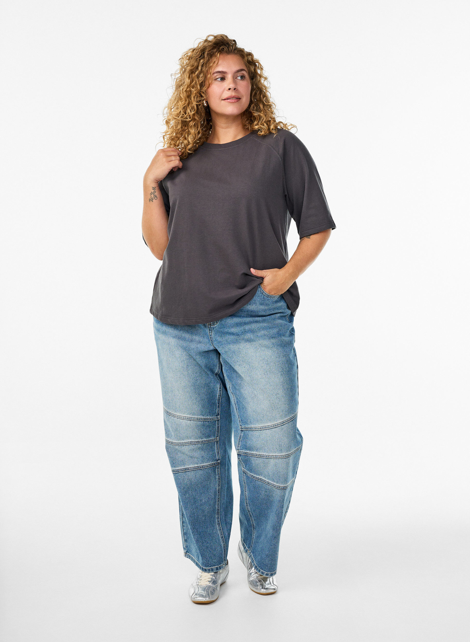 Zizzi Jerseybluse med 1/2 raglan&aelig;rmer, Gr&aring;, Model image number 1