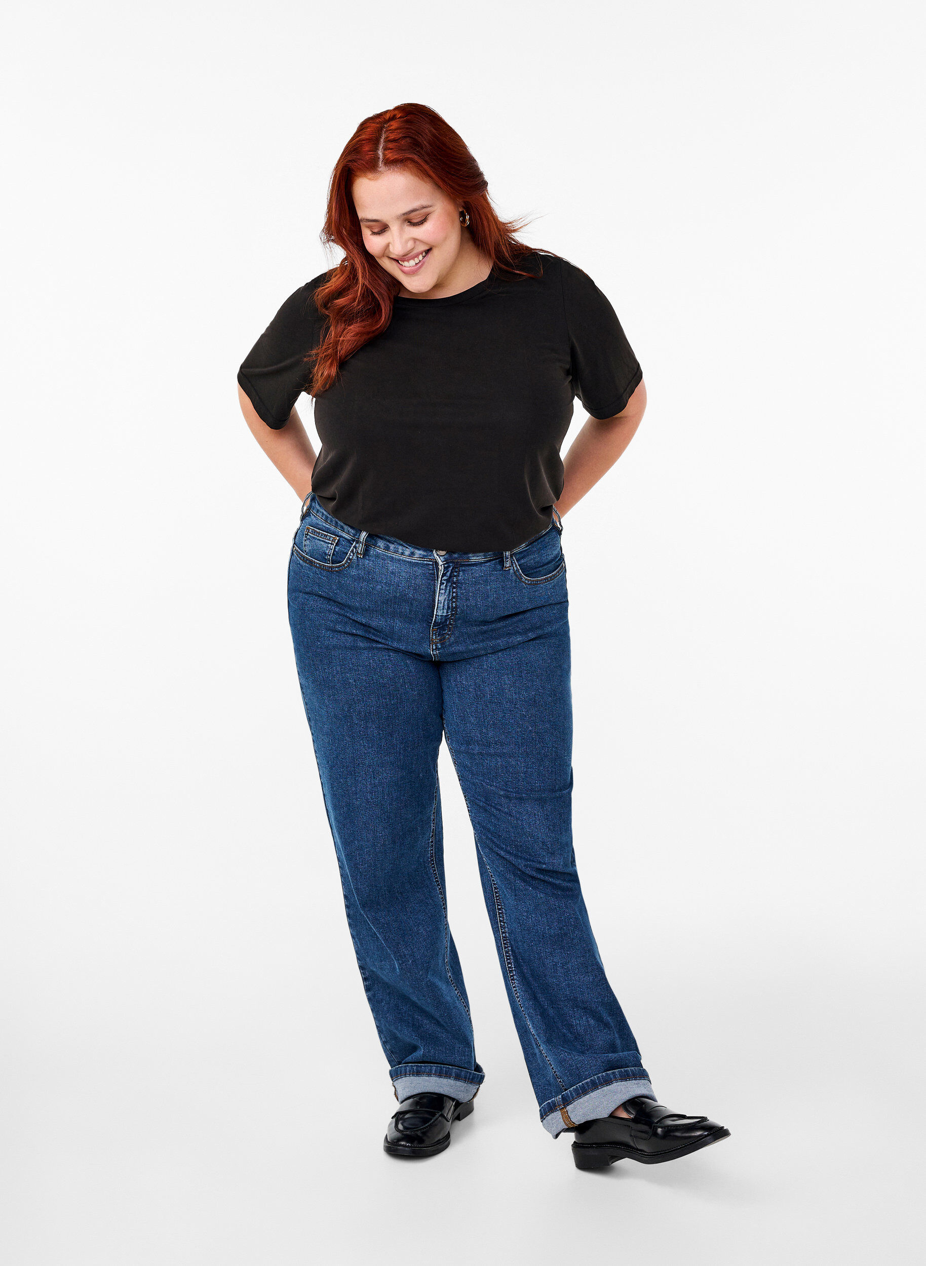 Zizzi T-shirt i TENCEL&trade; Modal med rund hals, Sort, Model image number 1