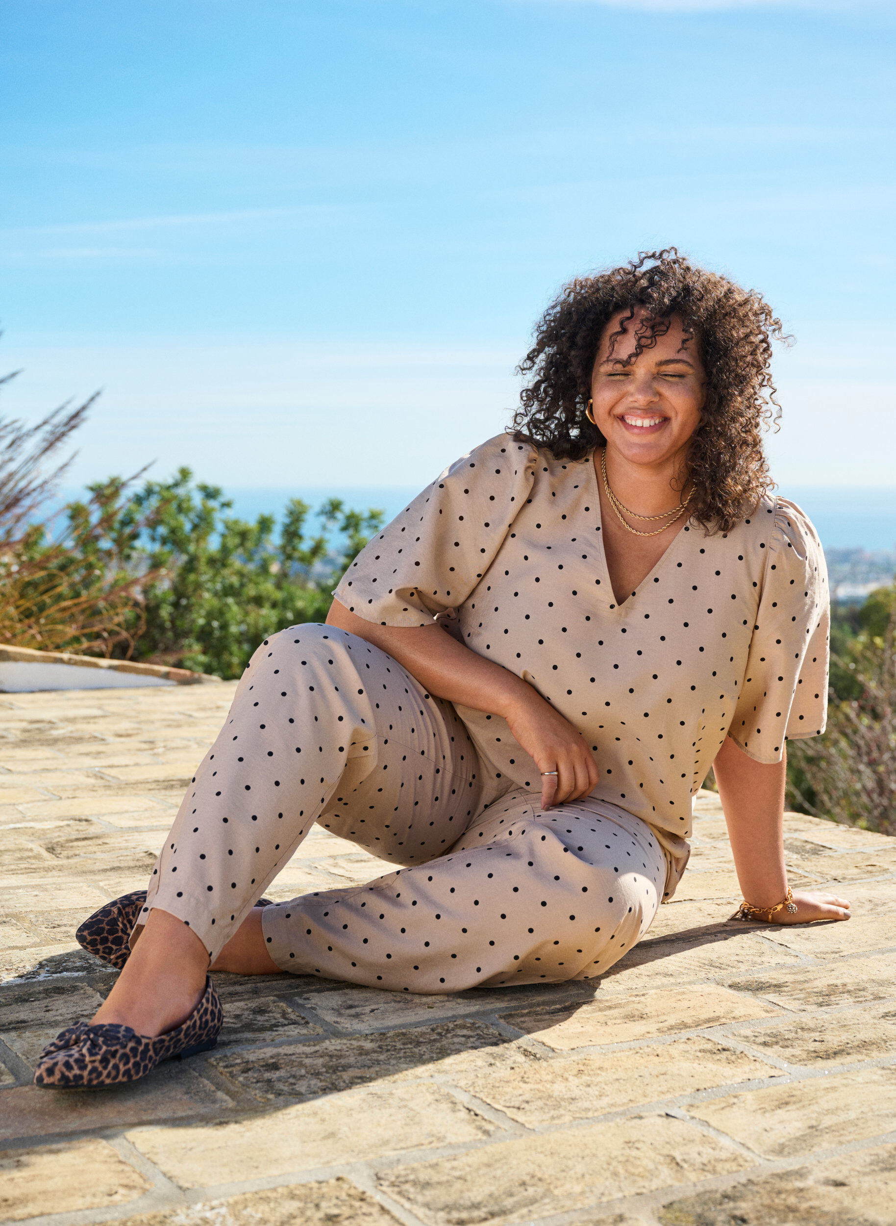 Zizzi Bukser med prikker og lige ben, Beige, Image image number 0