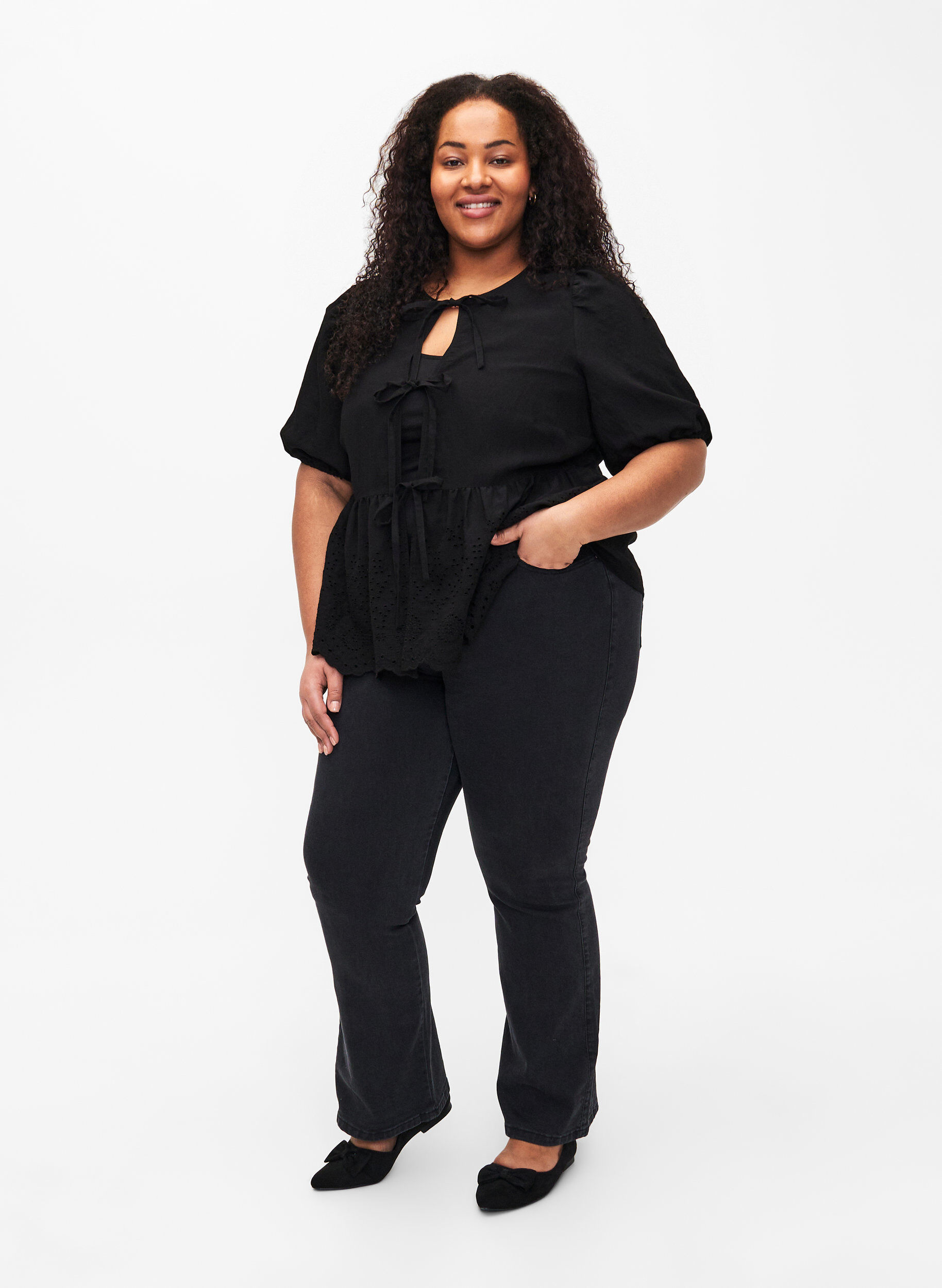 Zizzi Viskose bluse med broderi anglaise, Black, Model image number 3