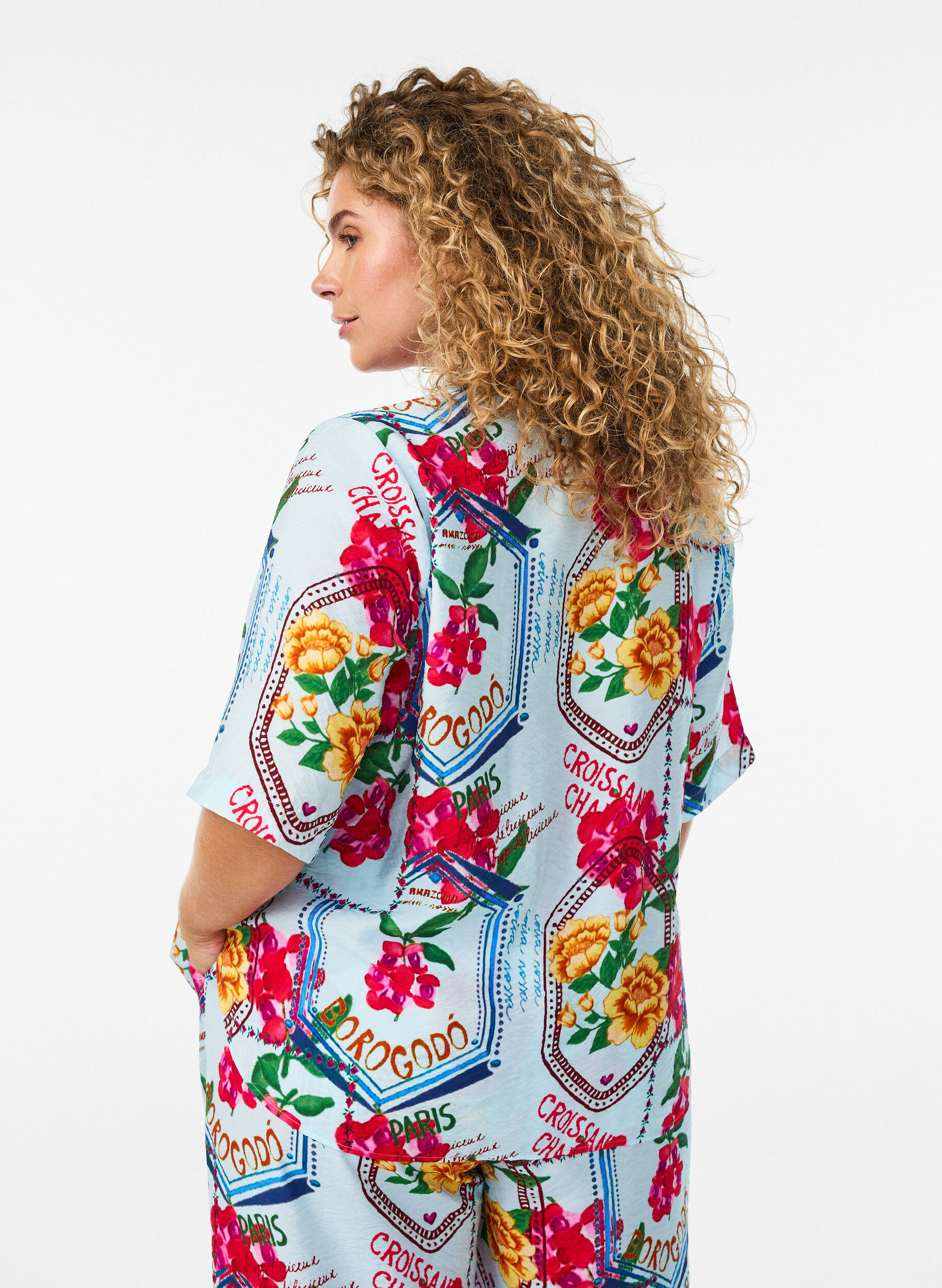 ZizziSkjortebluse med albuelange &aelig;rmer og farverigt print, Bl&aring;, Model image number 2