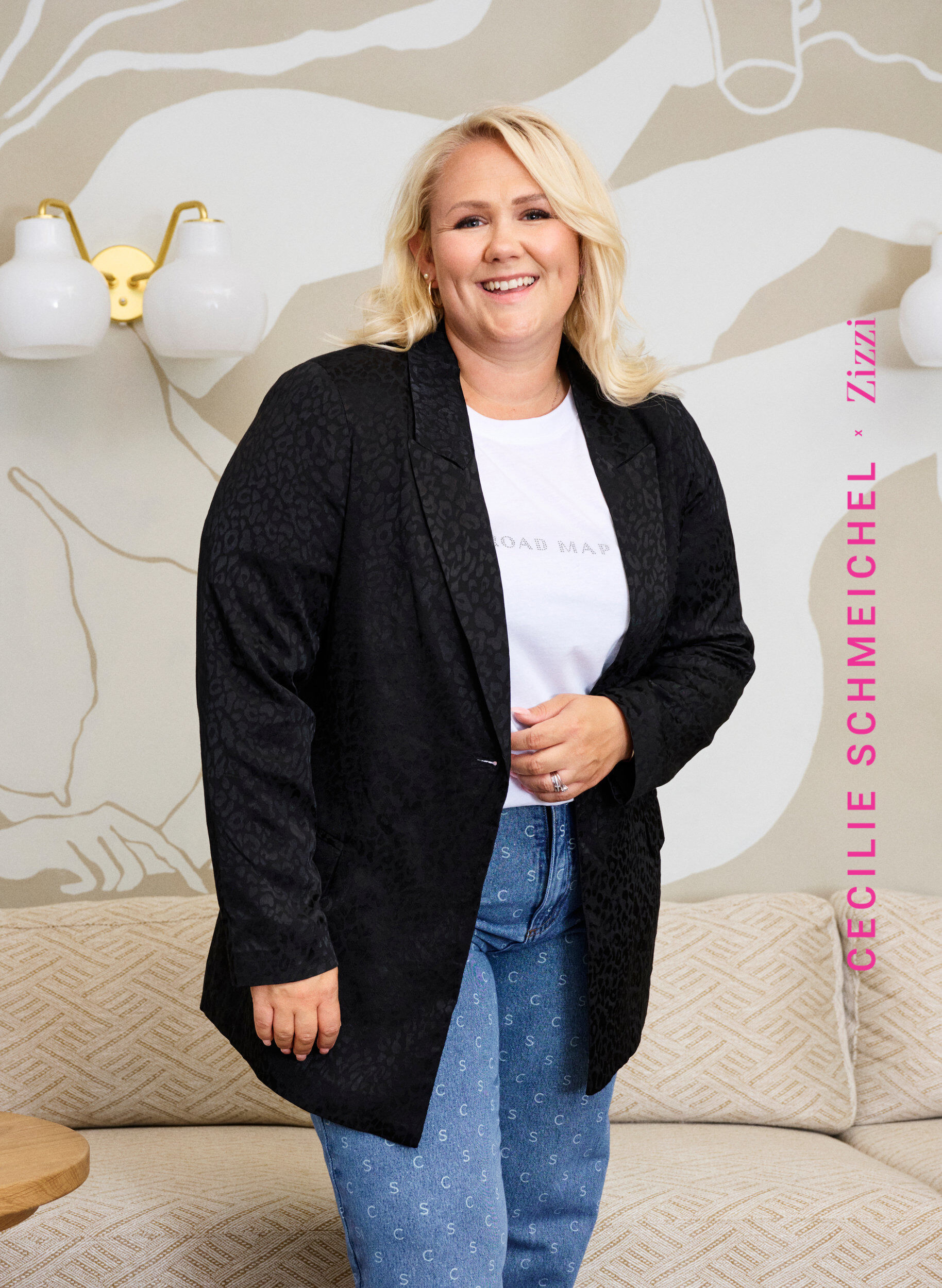 Zizzi Tone-i-tone jacquard blazer i viskose, Black, Image image number 0