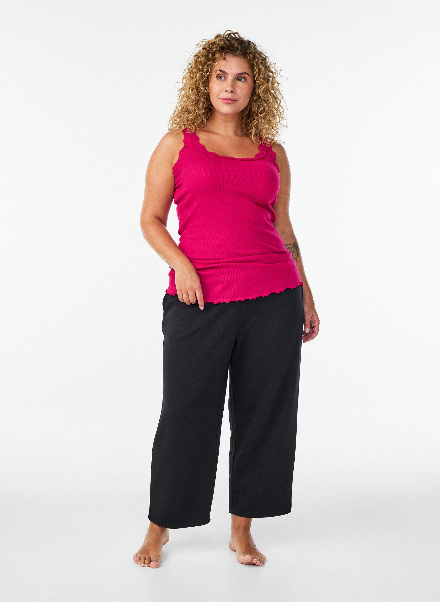 Zizzi Top med blondekant, Lyser&oslash;d, Model image number 1