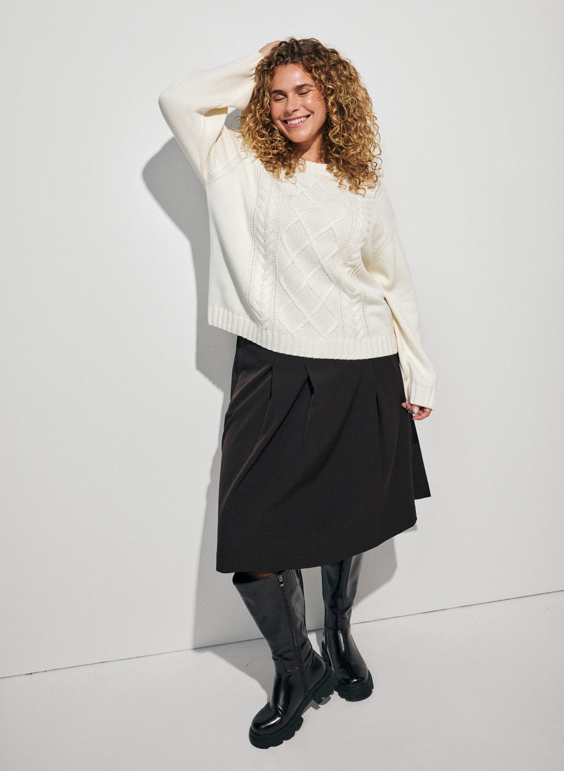 ZizziStrikbluse med kabelstrikket m&oslash;nster, Vanilla, Model image number 1