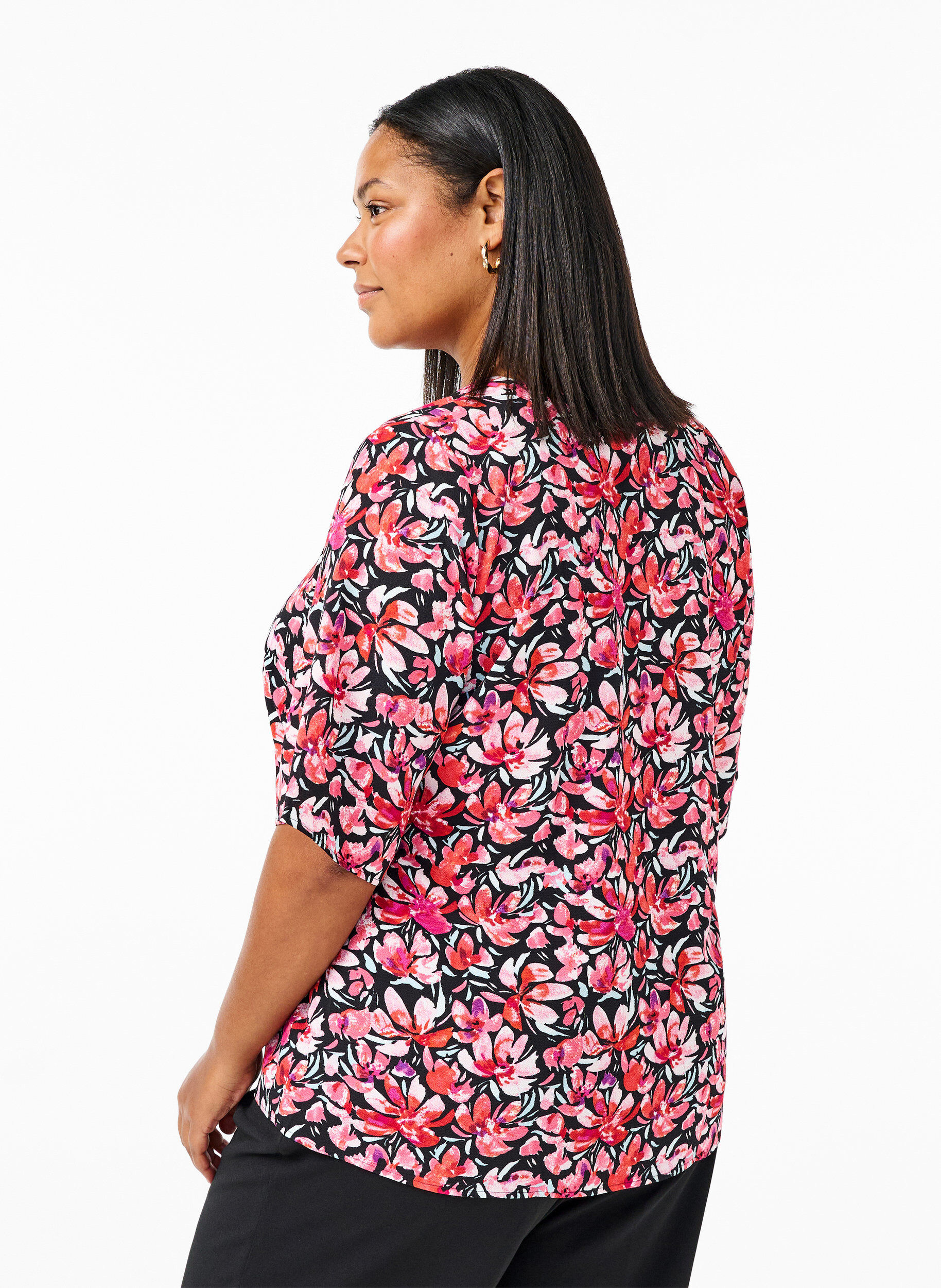 Zizzi V-hals bluse med blomsterprint, Black Flower AOP, Model image number 1